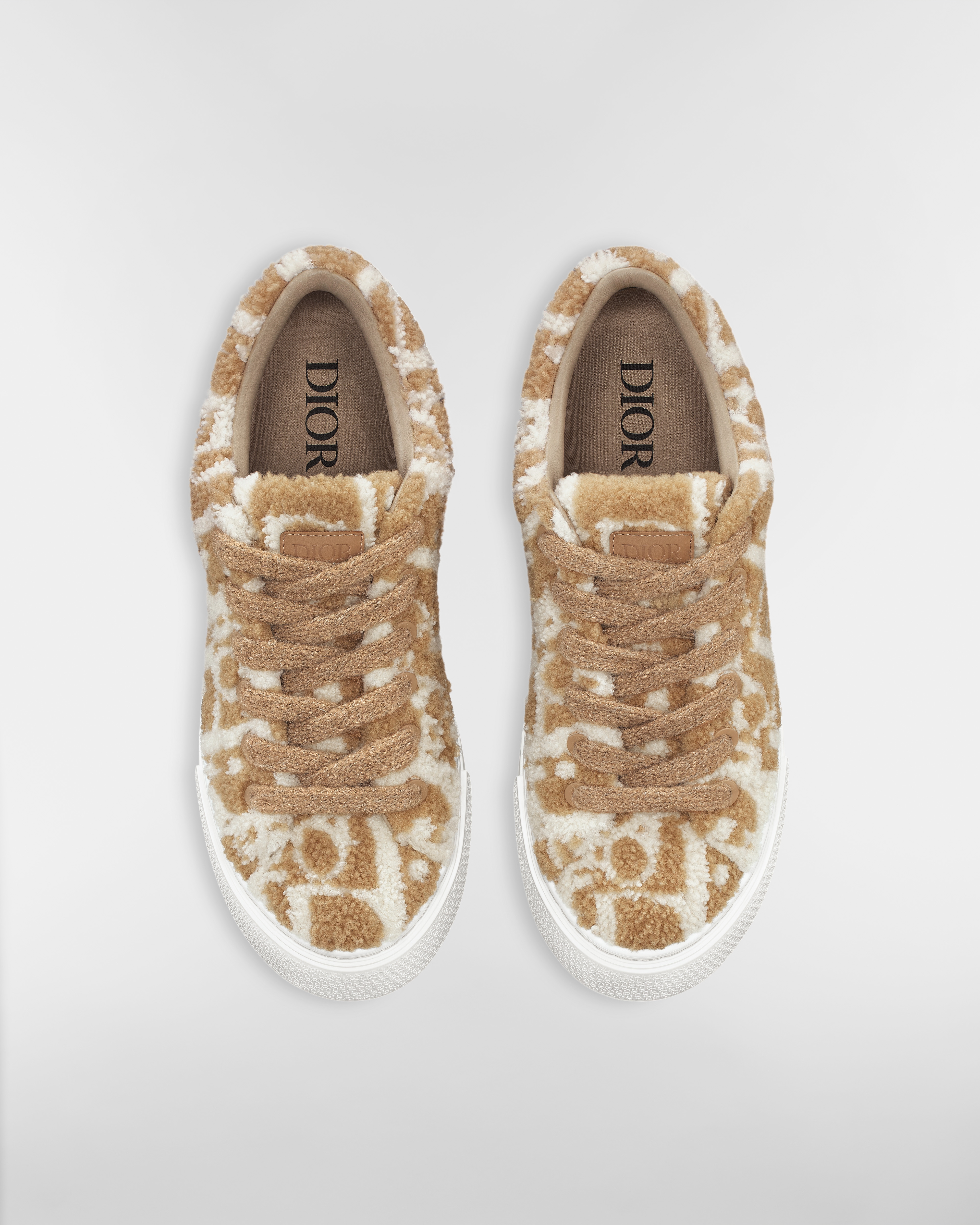 B33 Spin 运动鞋 – 限量编号版 驼色和奶油白色 Oblique 嵌花编织效果羊毛皮 E06