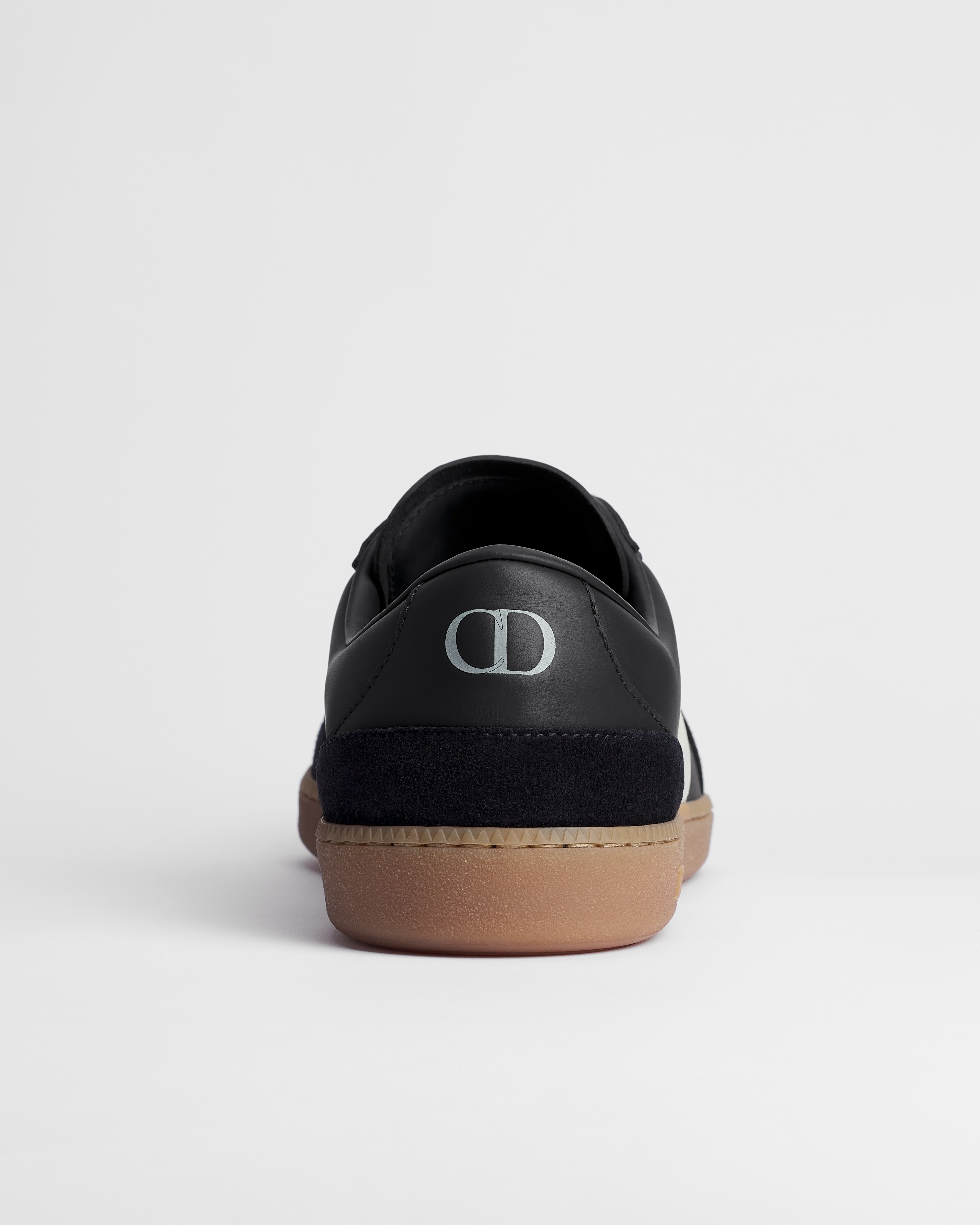 B01 Matchpoint 运动鞋 黑色和白色光滑牛皮革搭配黑色绒面革 E08