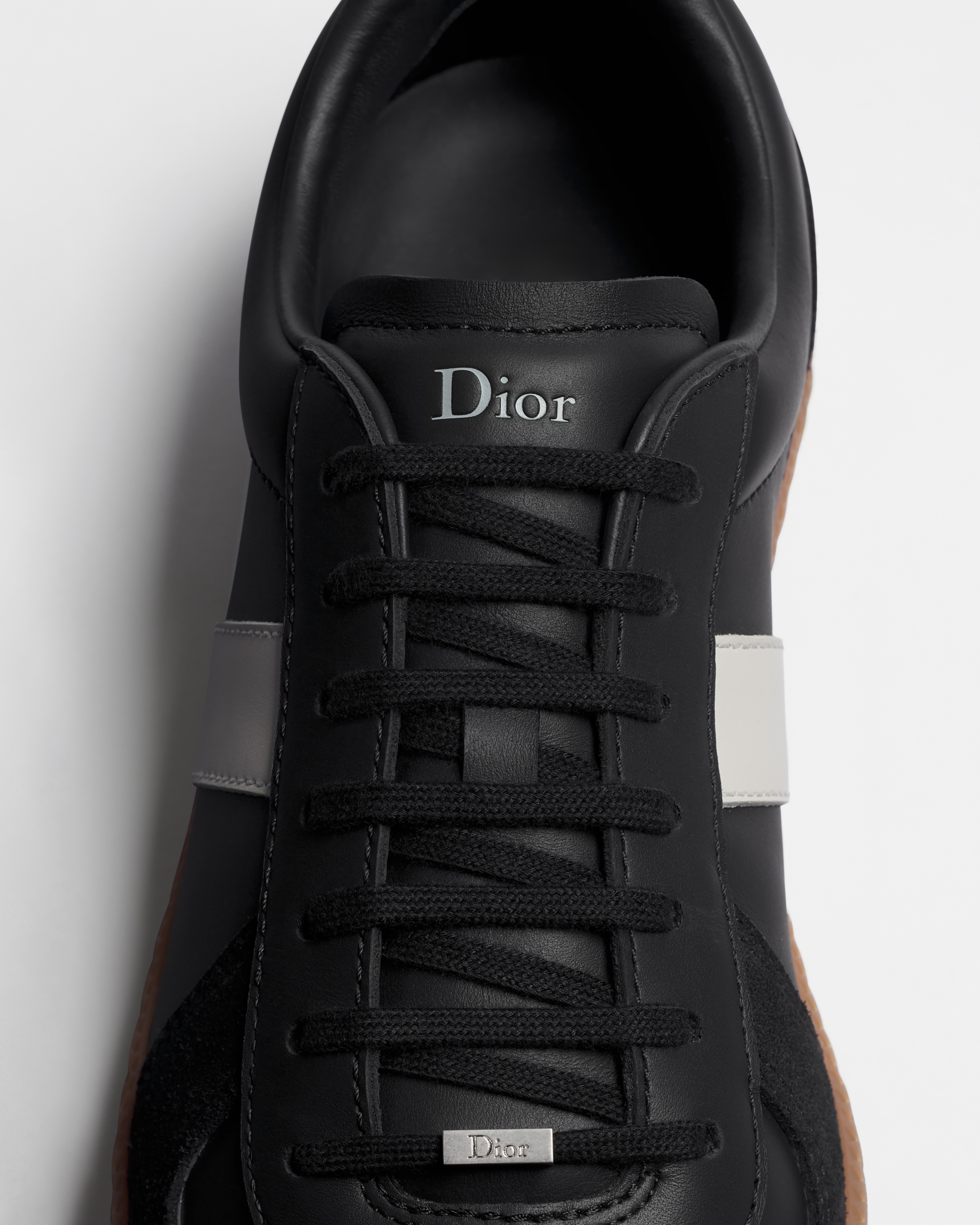 B01 Matchpoint 运动鞋 黑色和白色光滑牛皮革搭配黑色绒面革 E09