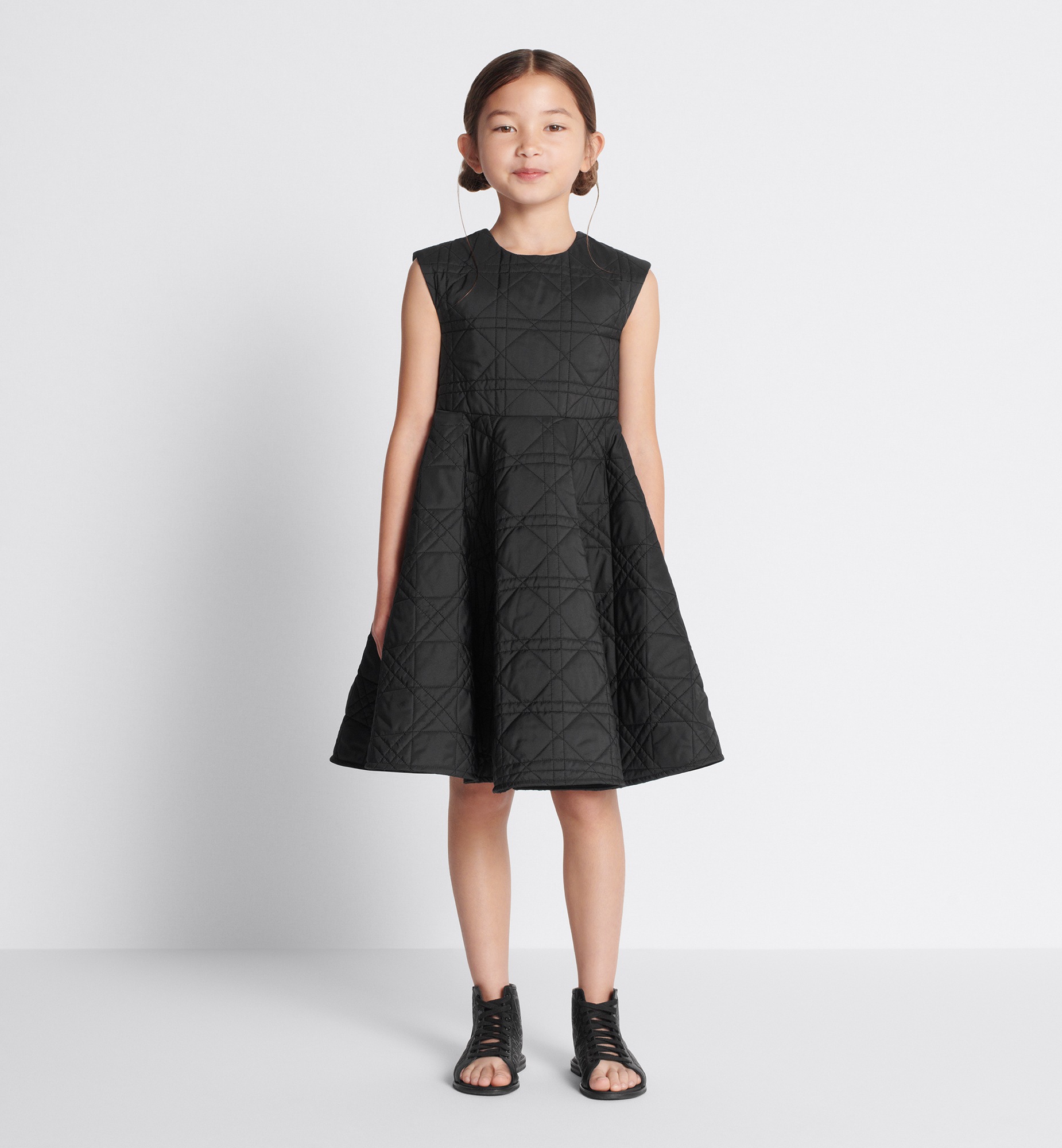 儿童喇叭形连衣裙 黑色科技面料超大藤格纹 E11