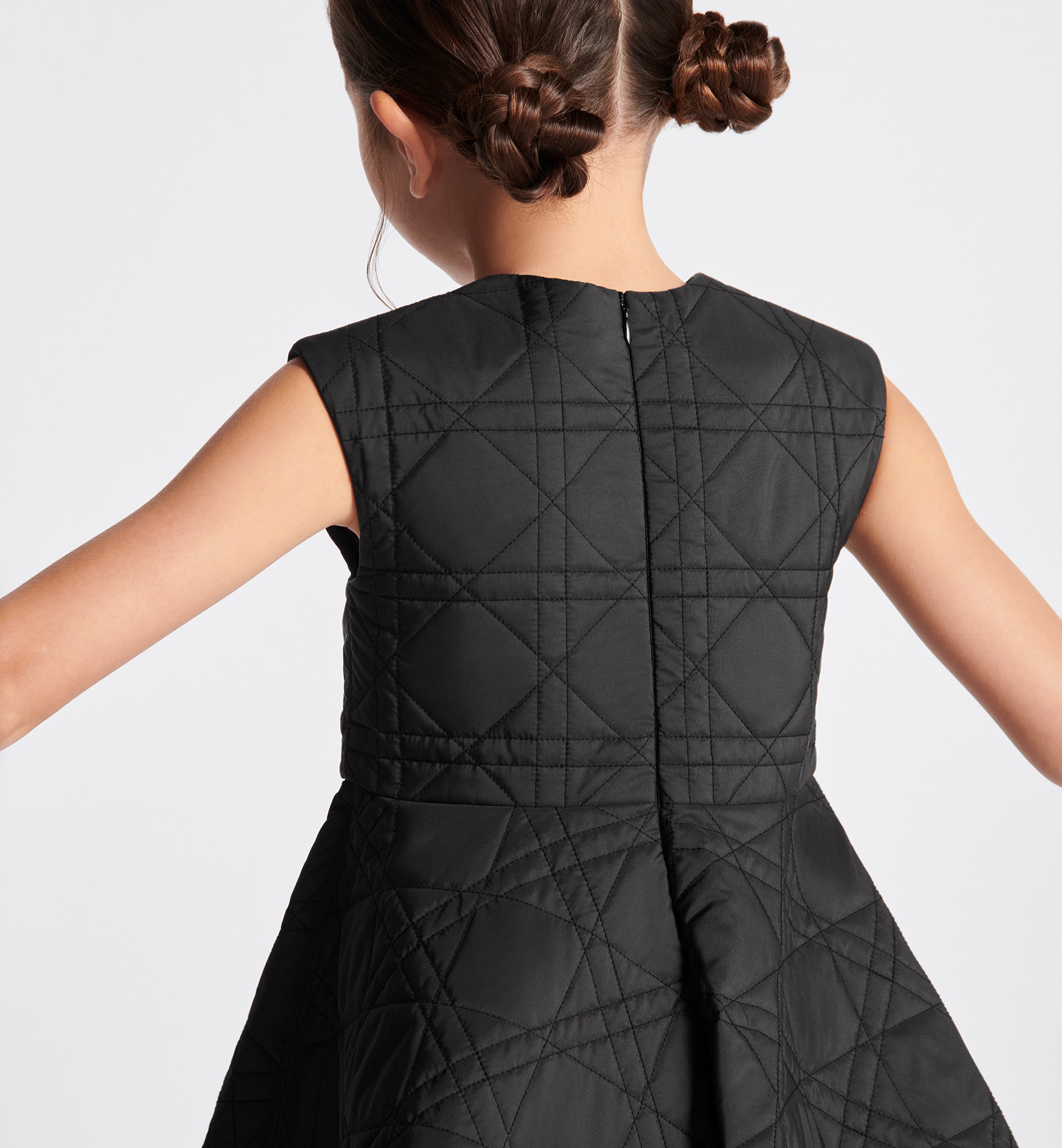 儿童喇叭形连衣裙 黑色科技面料超大藤格纹 E12