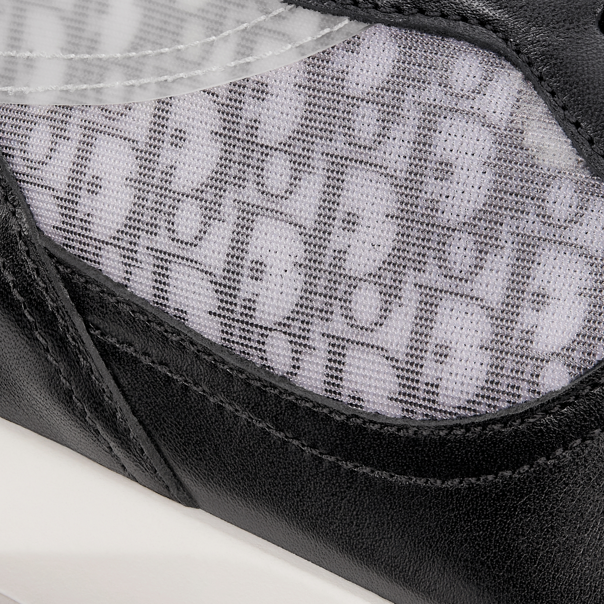 B25 Runner 运动鞋儿童款 黑色和白色光滑牛皮革 Oblique 印花 E09