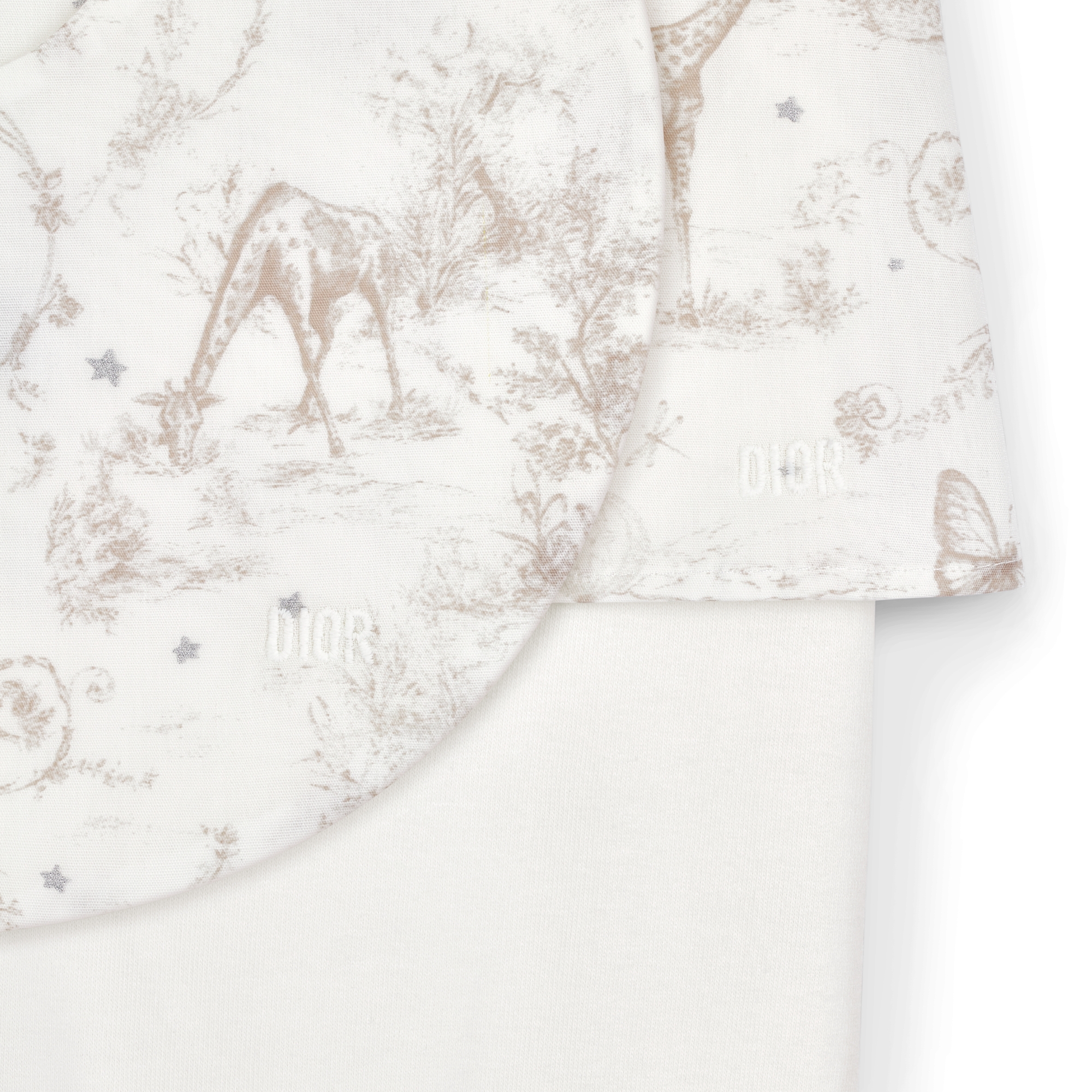 新生儿礼品套装 象牙色平纹针织面料和棉府绸米色茹伊印花和银色调星星图案 E09