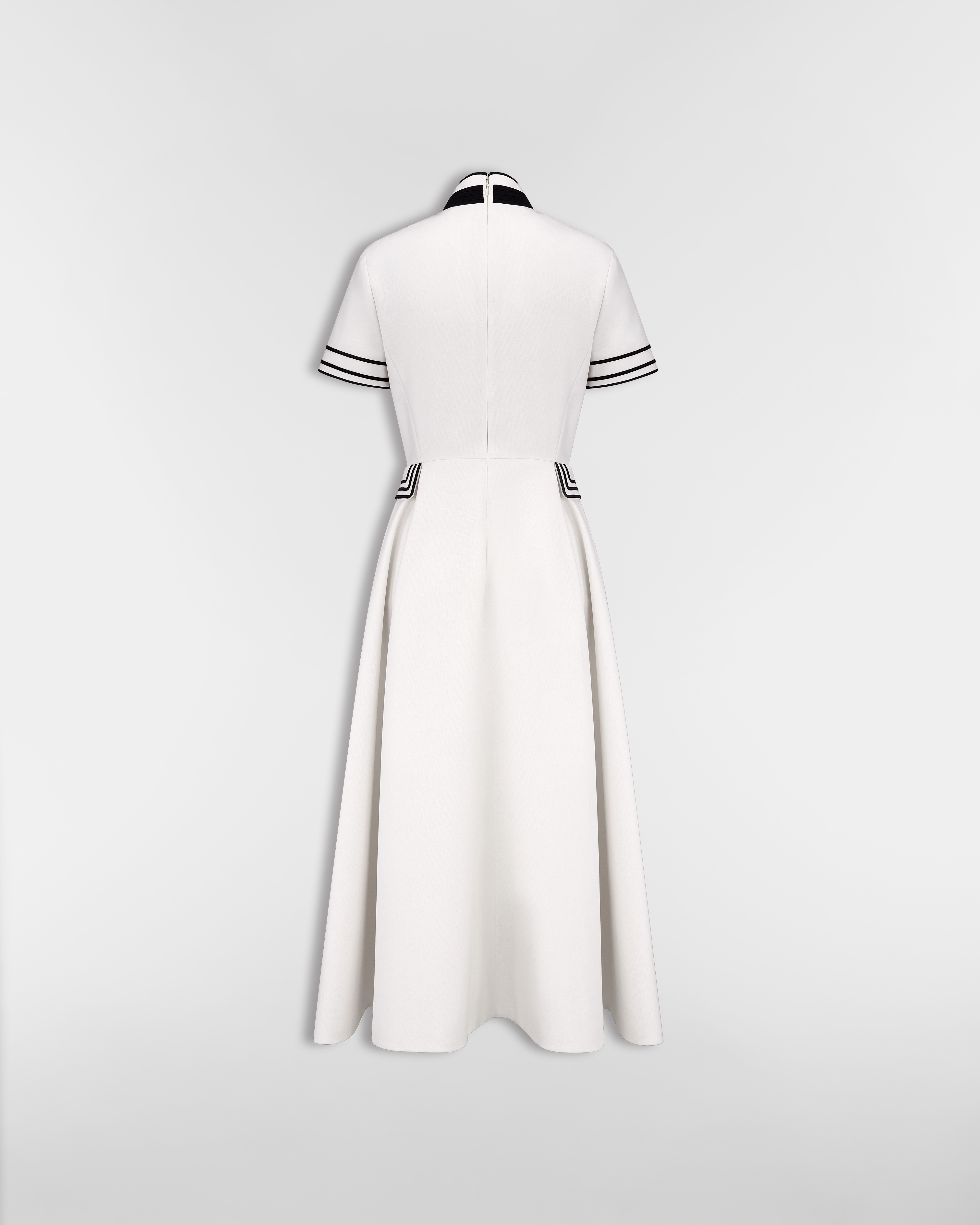 中长款衬衫式连衣裙 米白色绵羊毛和马海毛混纺面料搭配腰带 E08