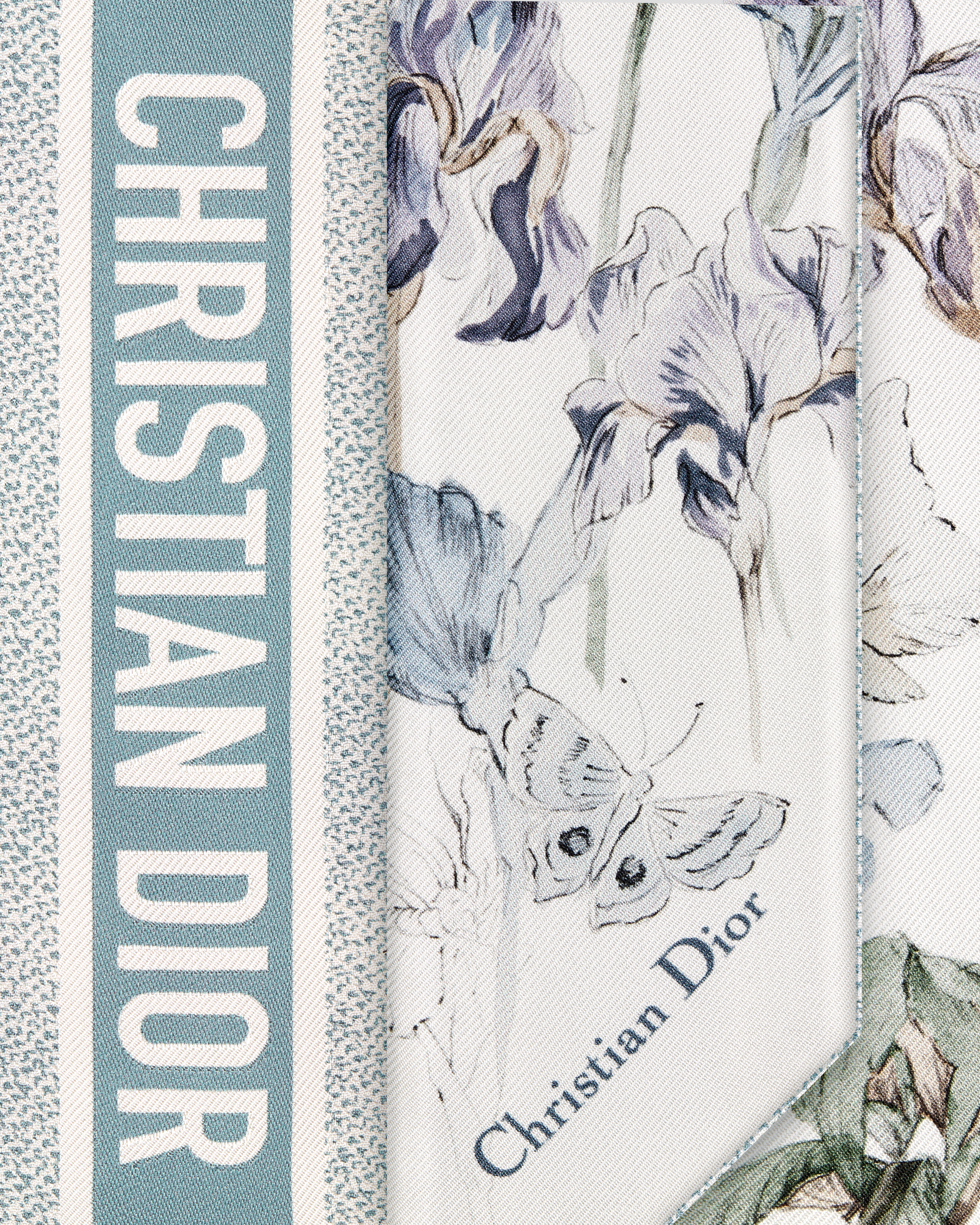 Mitzah 丝巾 白色和天蓝色桑蚕丝斜纹面料 Butterflies & Iris 图案 E09