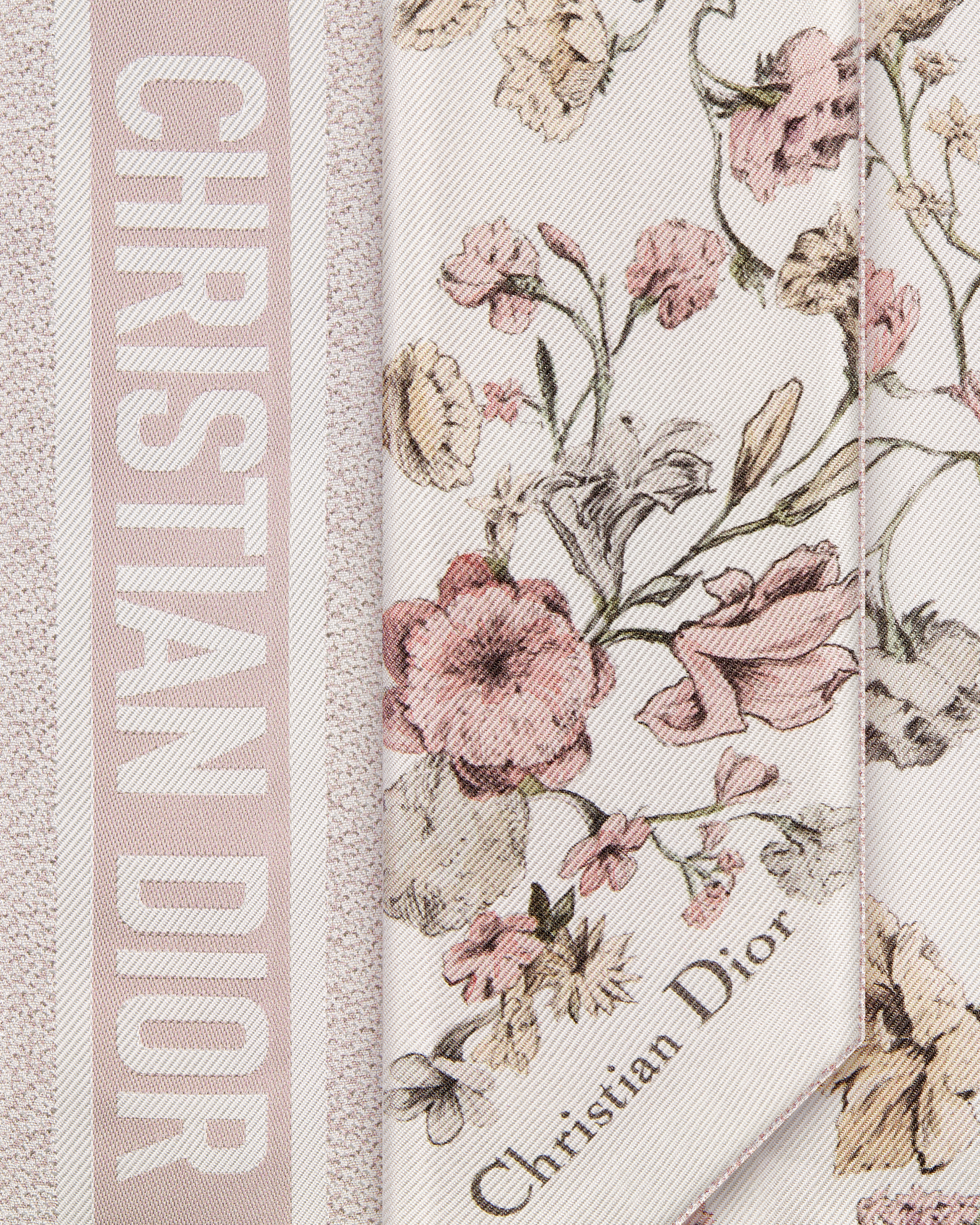 Mitzah 丝巾 白色和粉色桑蚕丝斜纹面料 Millefiori 图案 E09