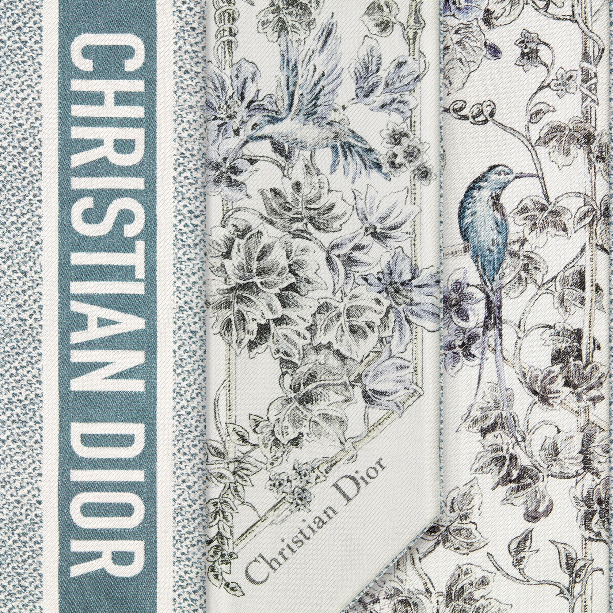 Mitzah 丝巾 白色和蓝色桑蚕丝斜纹面料 Jardin D-Étoile 图案 E09