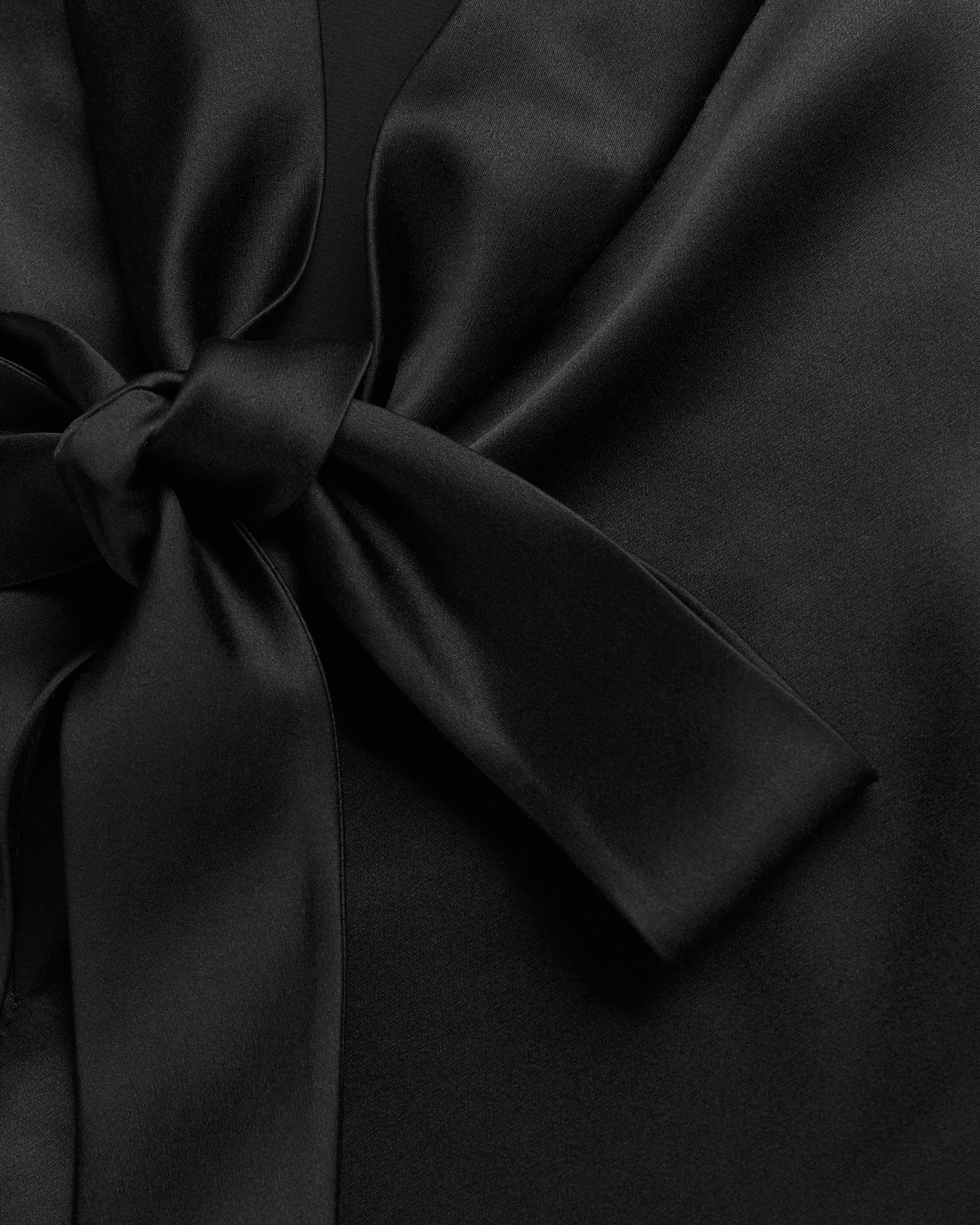 衬衫 黑色桑蚕丝斜纹面料搭配后侧系带 E09