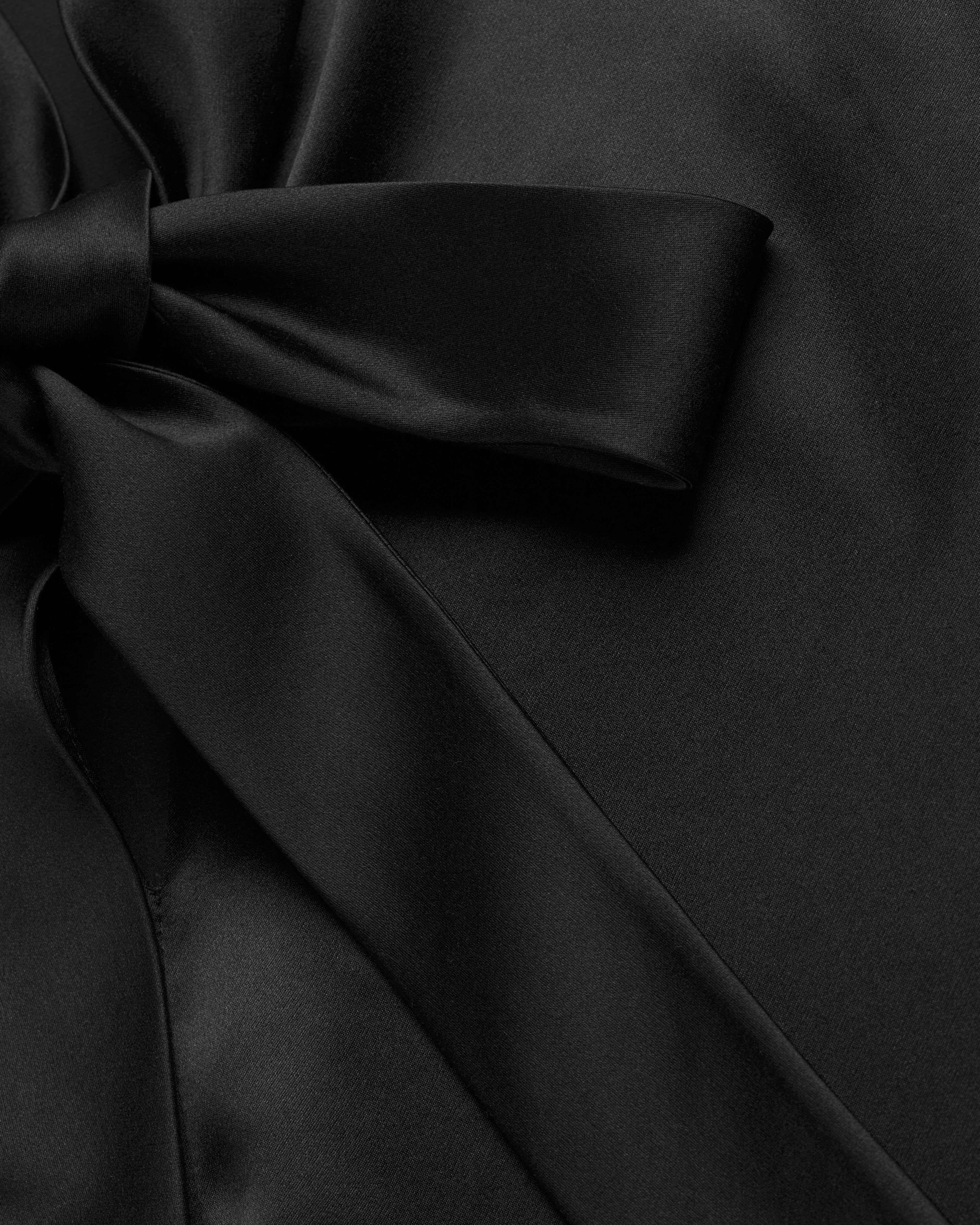 衬衫 黑色桑蚕丝斜纹面料搭配后侧系带 E10