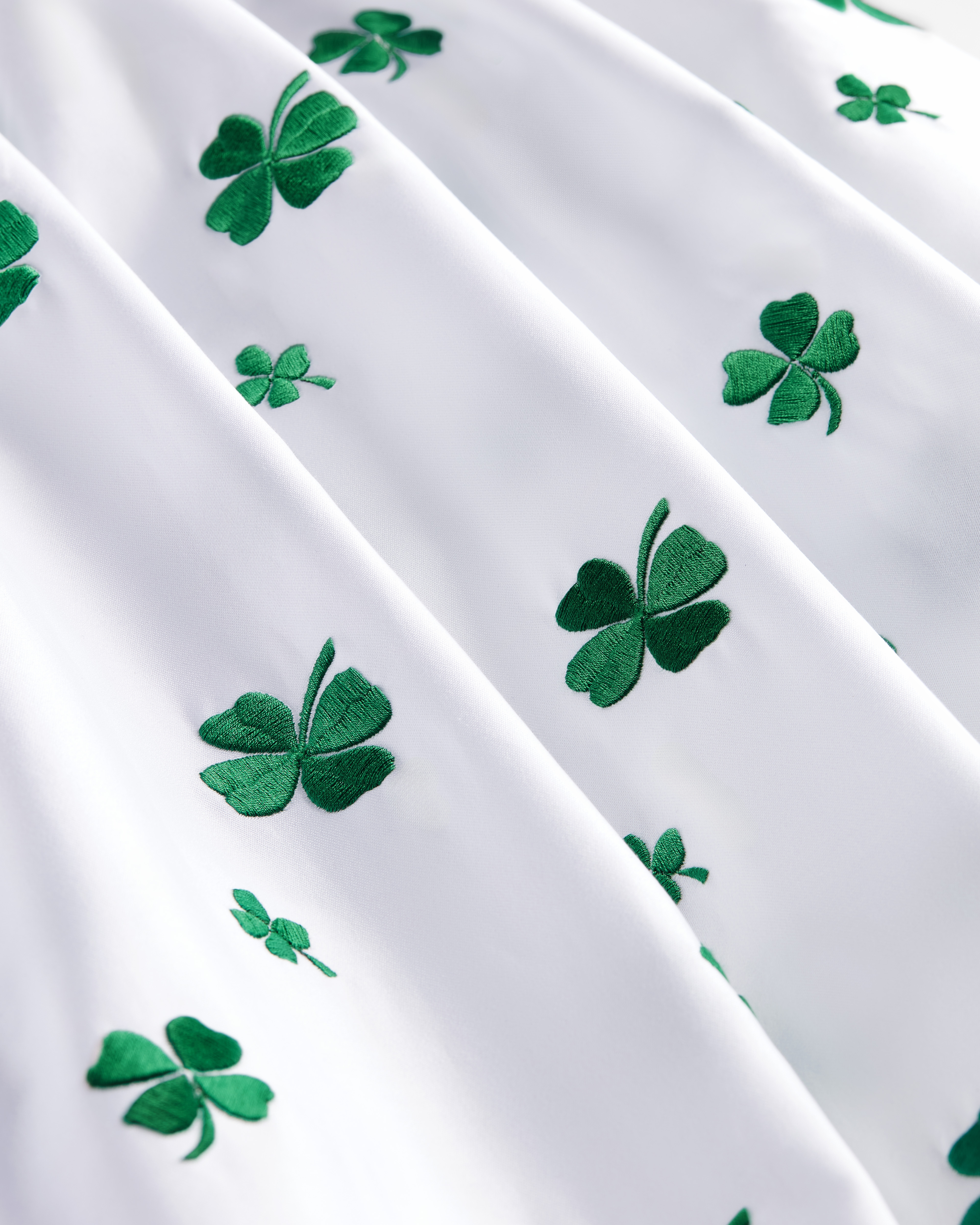 中长款半身裙 白色棉质混纺府绸面料绿色 Dior Clover 图案刺绣 E10