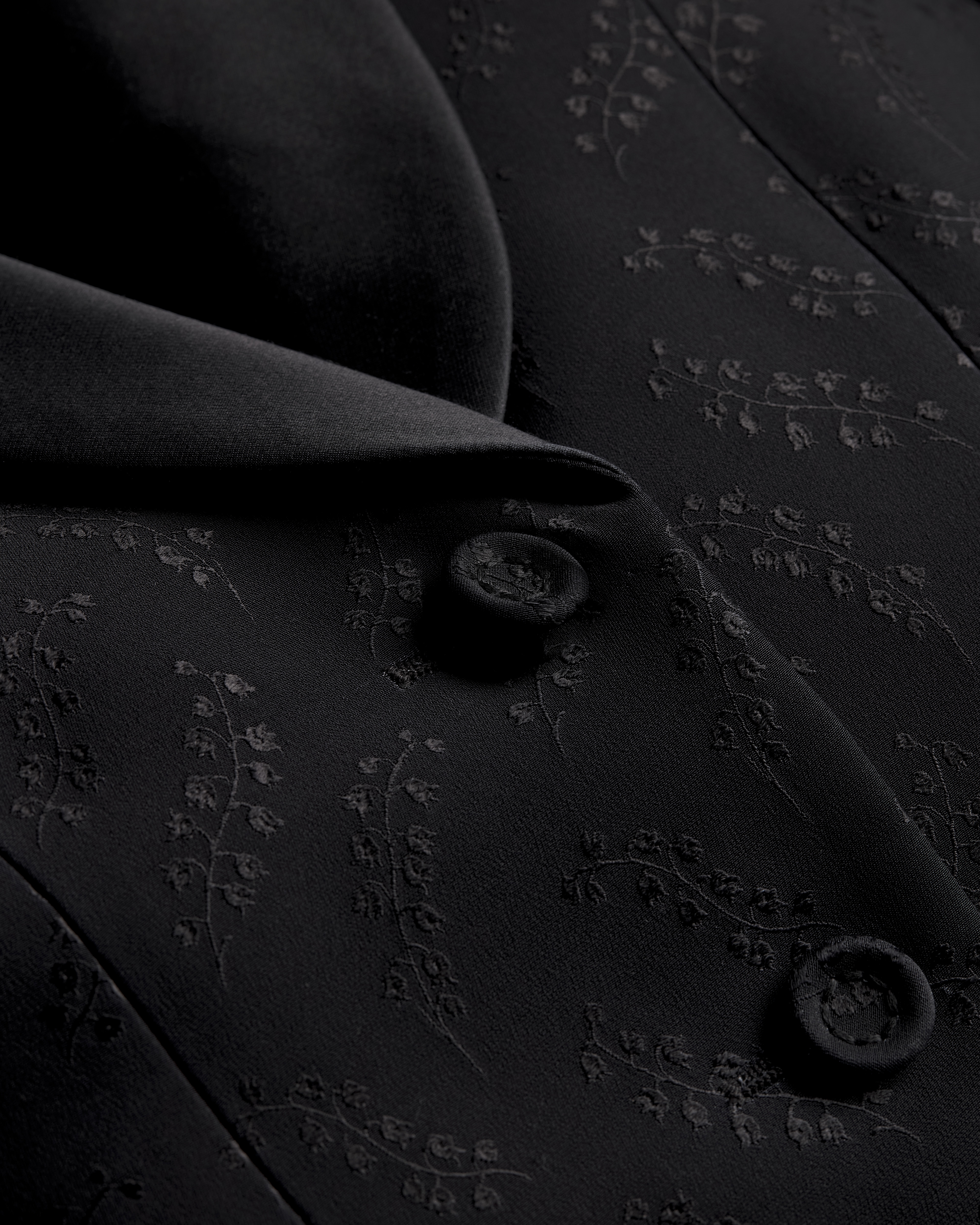 修身西装外套 黑色桑蚕丝混纺面料铃兰图案 E09