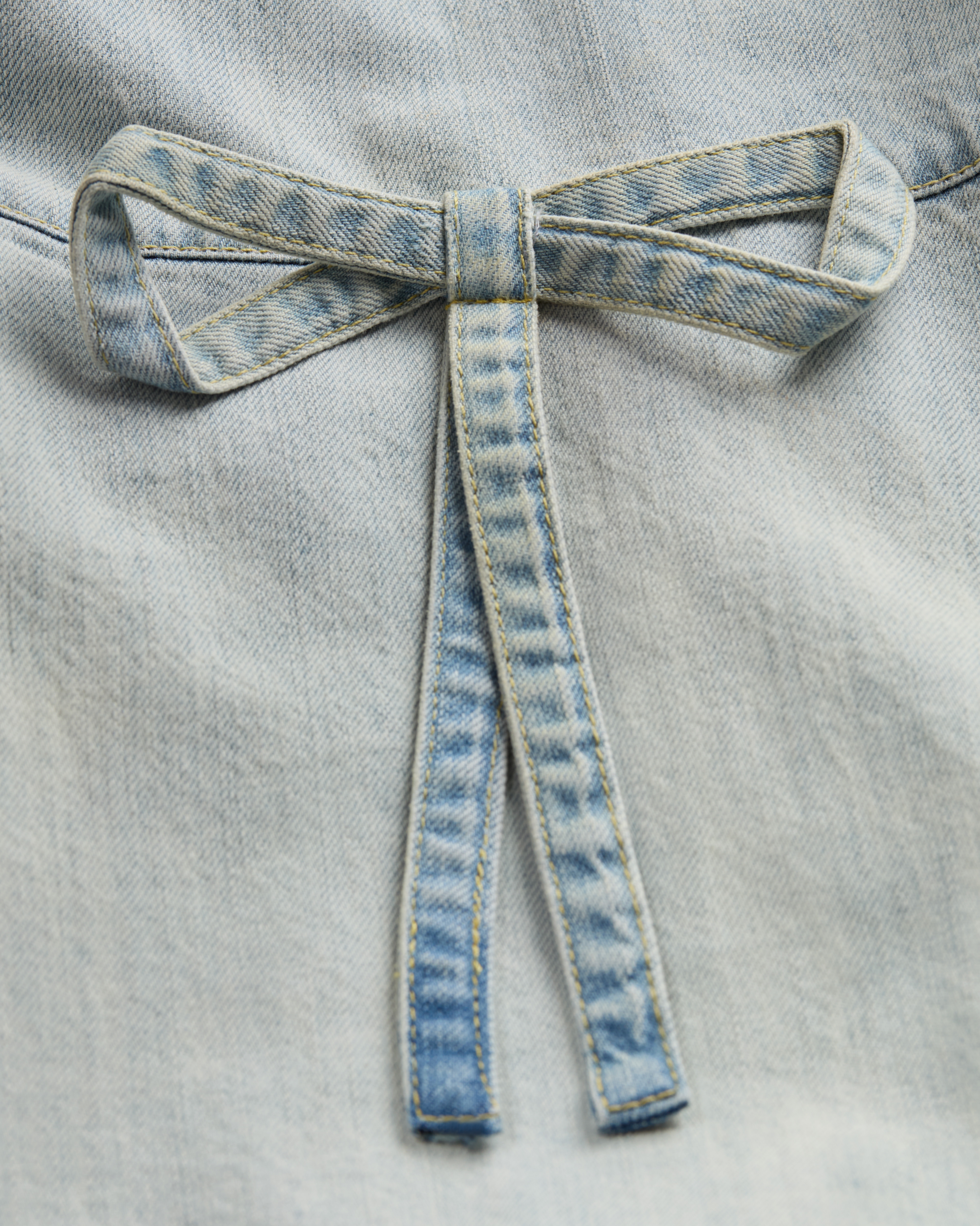 Dioramour 刺绣喇叭形连衣裙 淡蓝色棉质牛仔布和白色棉质面料多色 Doves & Roses 图案 E11