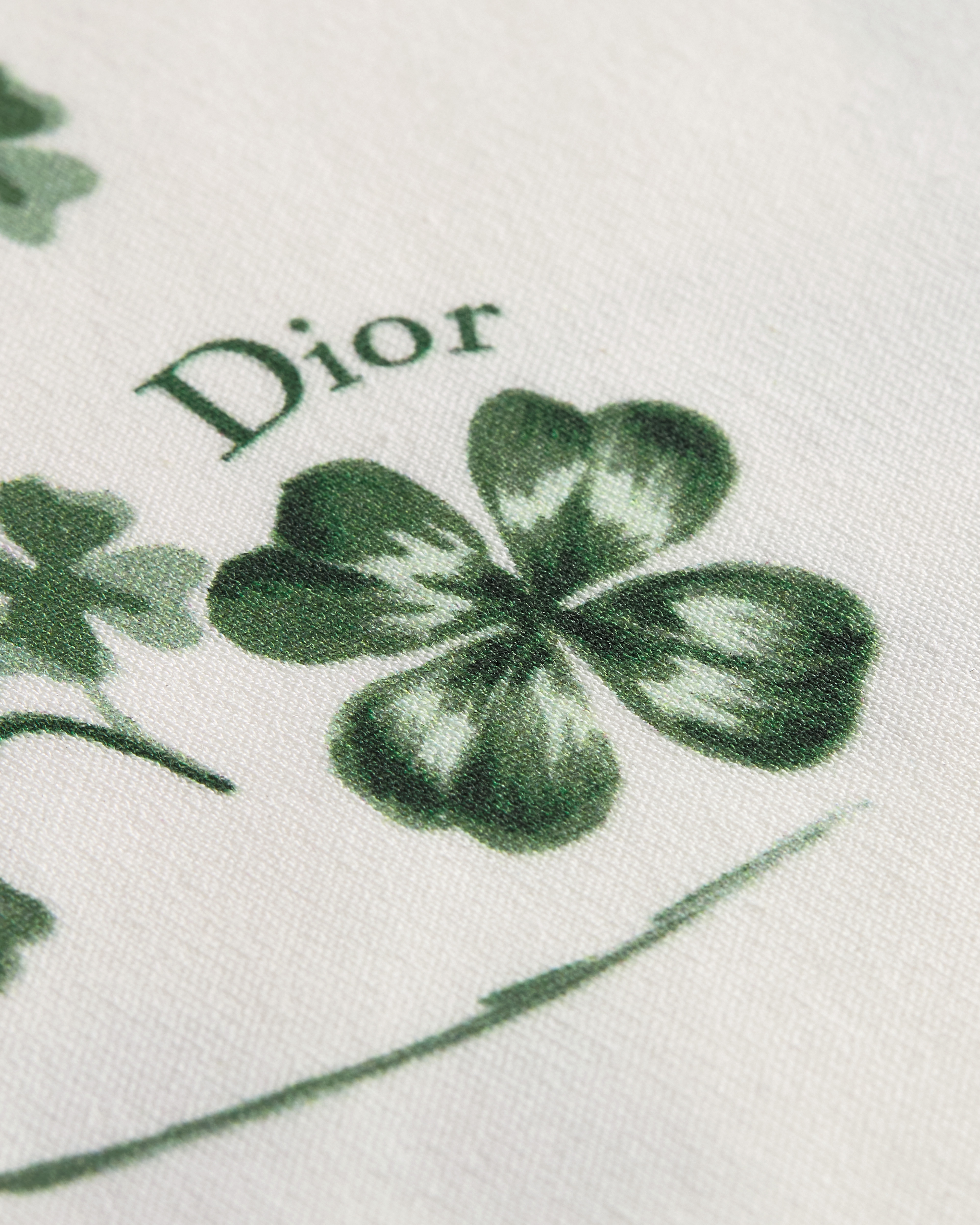 修身 T 恤 白色棉质平纹针织面料绿色四叶草茹伊印花图案 E09