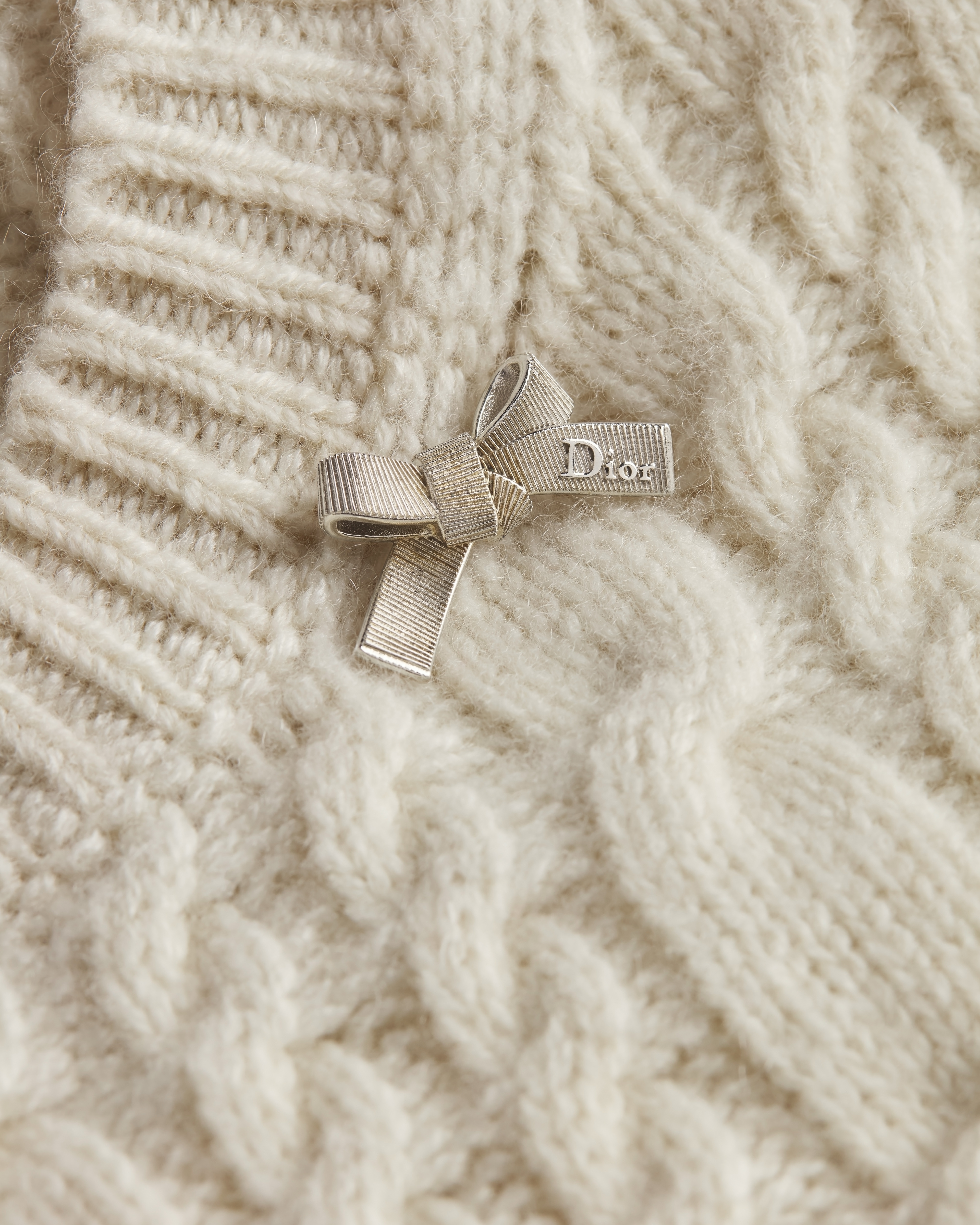 针织衫 米白色山羊绒绞花针织面料 E09