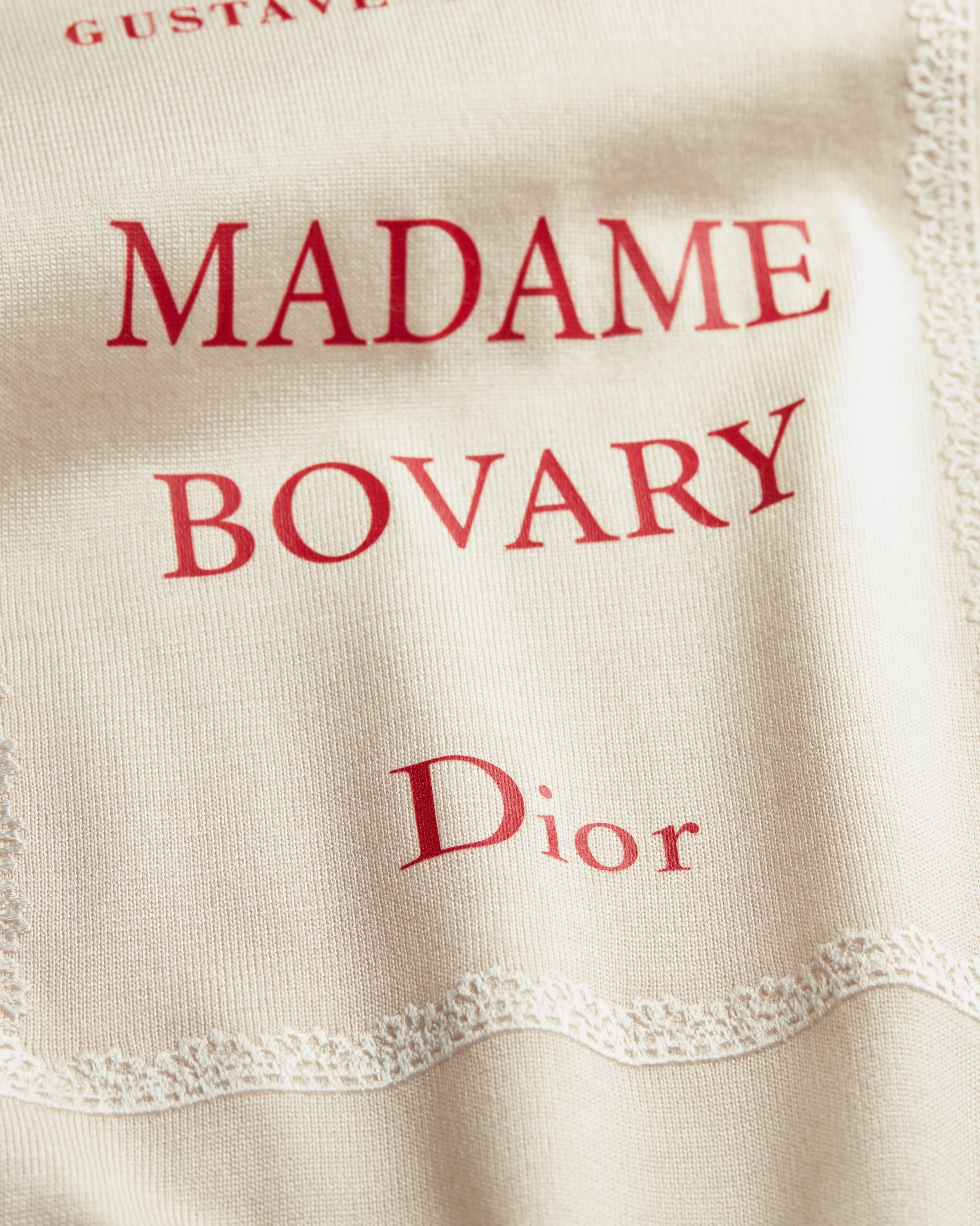 短袖针织衫 米白色和红色桑蚕丝针织面料 Book Cover 图案 E09