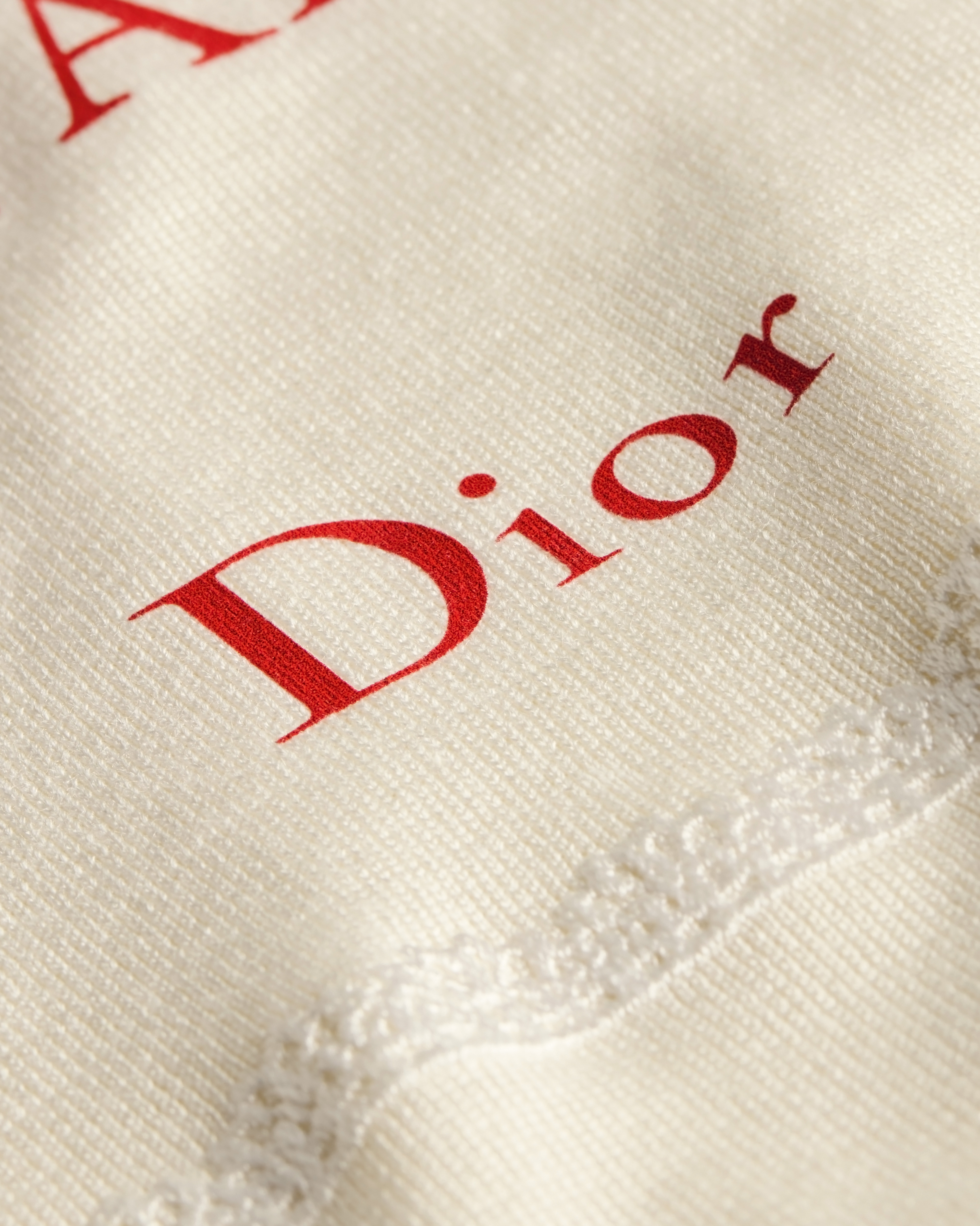 短袖针织衫 米白色和红色桑蚕丝针织面料 Book Cover 图案 E10