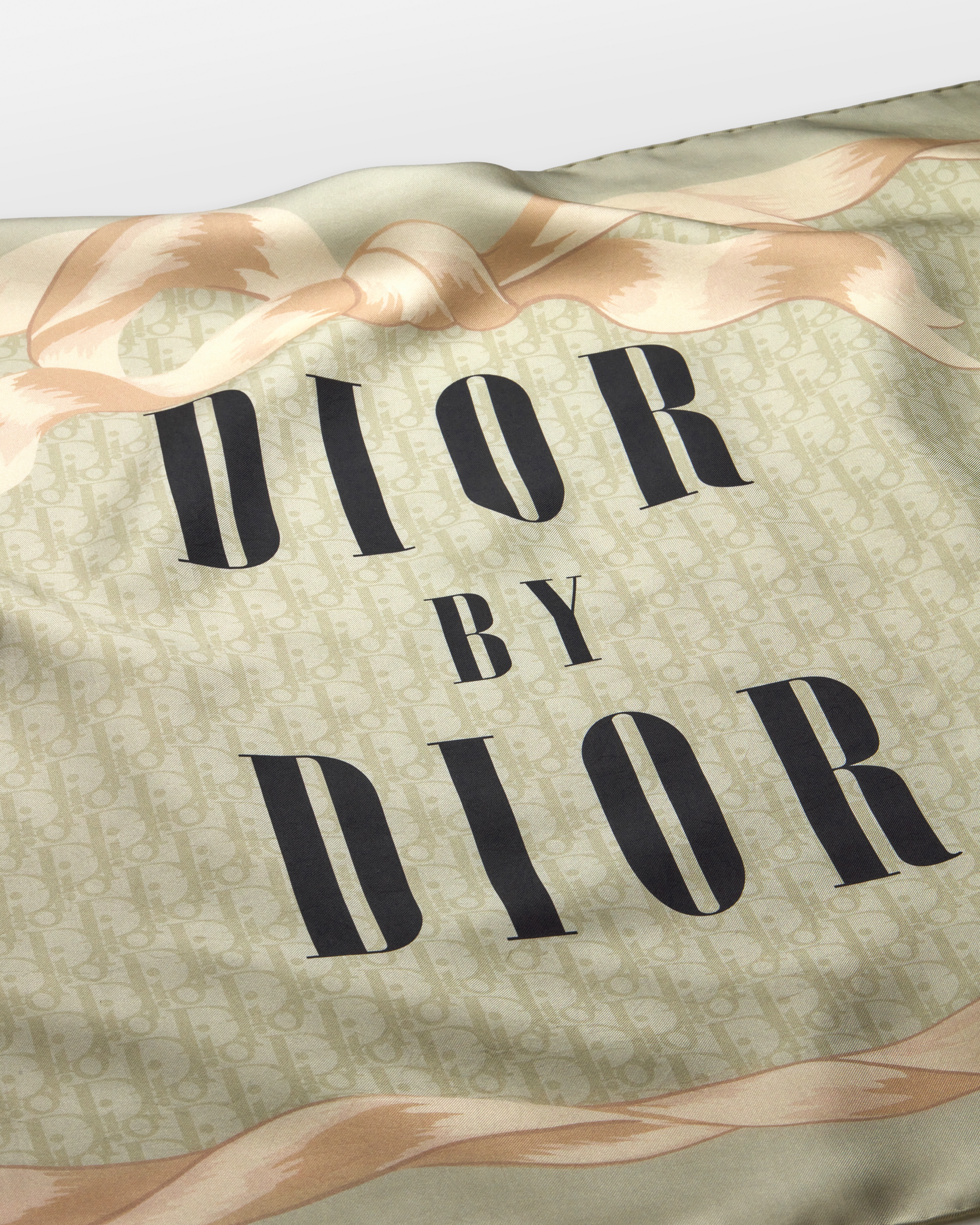 Dior 印花方巾 70 厘米米色桑蚕丝斜纹面料黑色 Book Cover 图案 E09