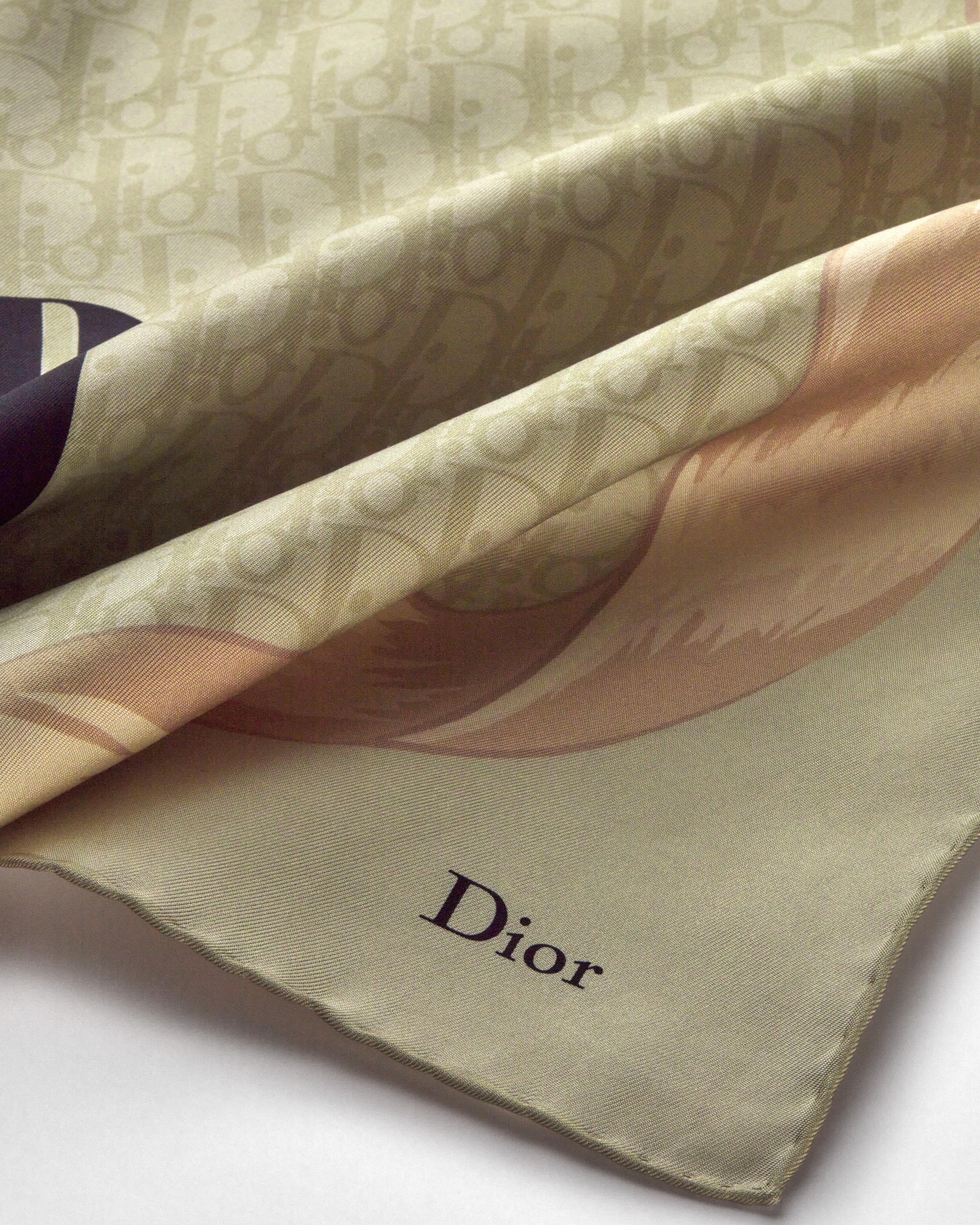 Dior 印花方巾 70 厘米米色桑蚕丝斜纹面料黑色 Book Cover 图案 E10