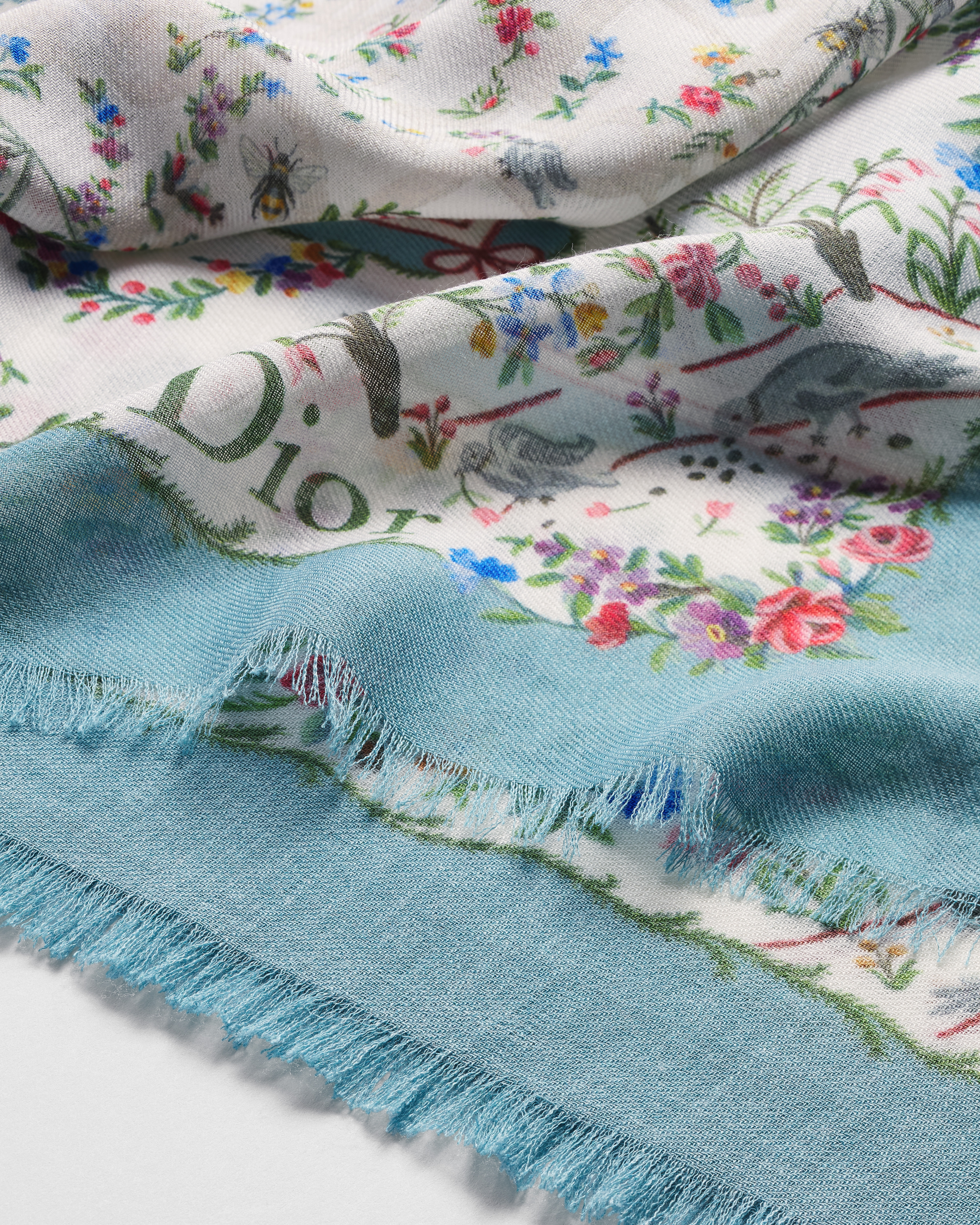 Dioramour 披肩 白色桑蚕丝和绵羊毛混纺面料多色 Revolution Flowers 图案 E10