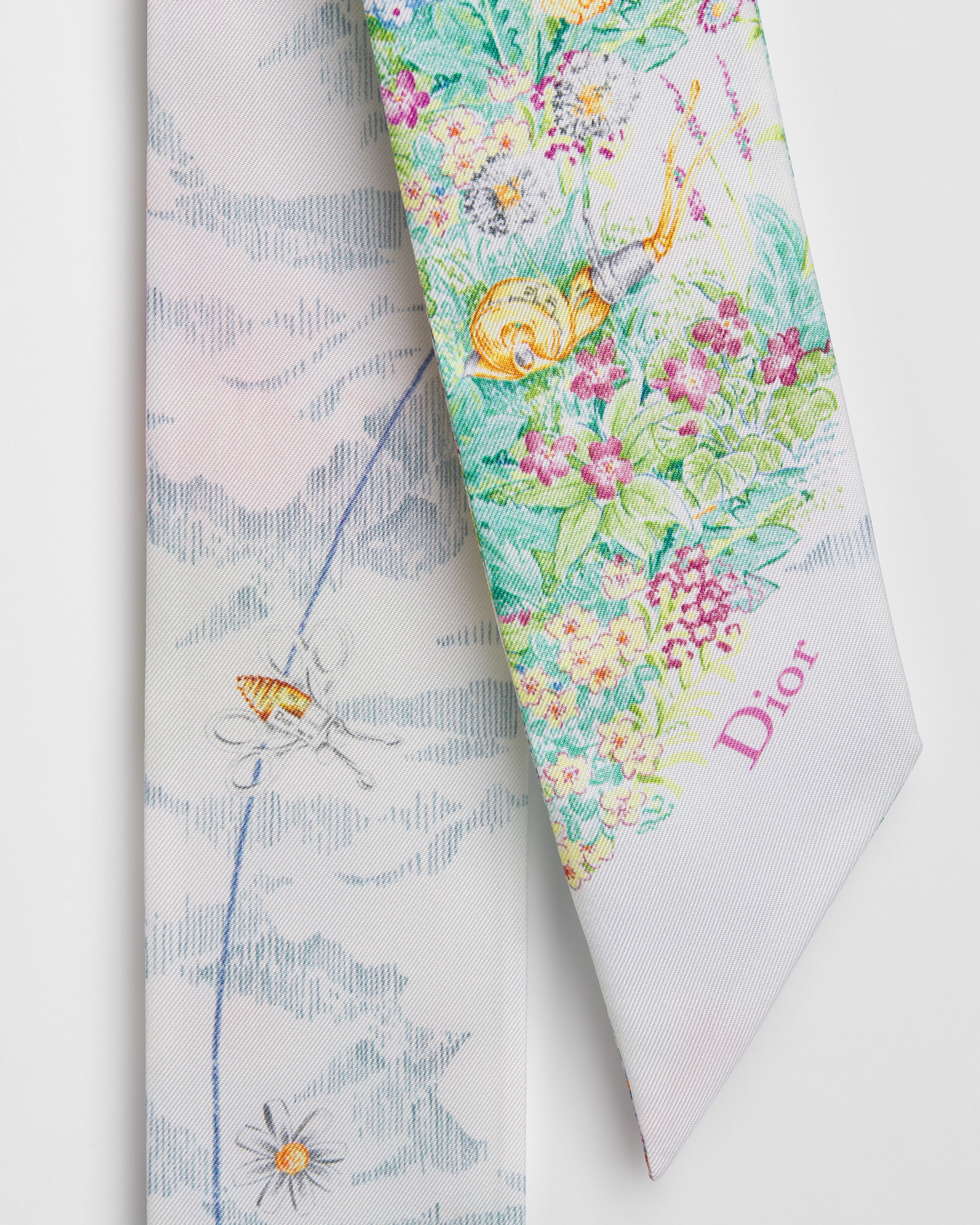 Mitzah 丝巾 白色桑蚕丝斜纹面料多色 Dior Charming Garden 图案 | DIOR CN