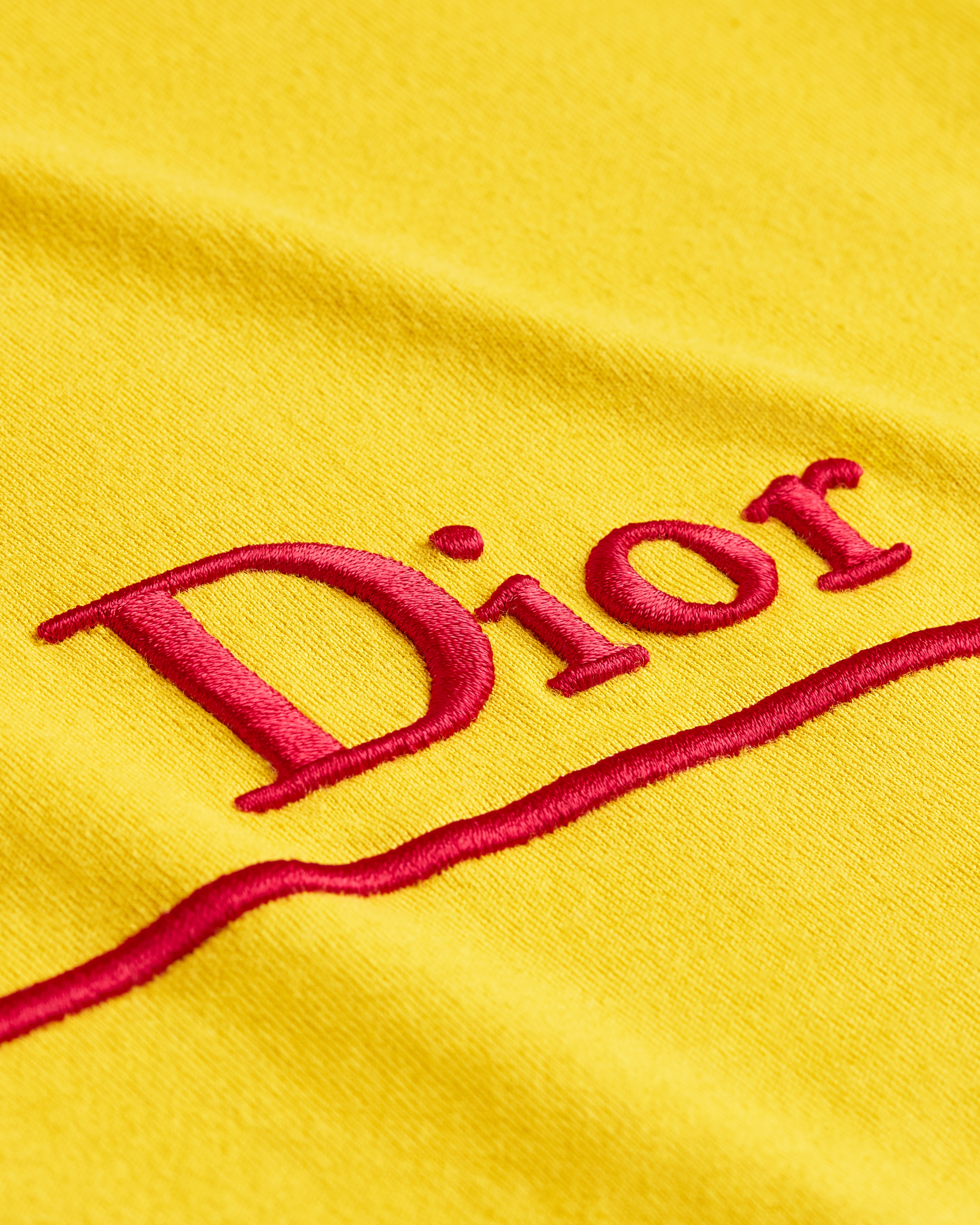 宽松版型 T 恤 黄色和红色棉质平纹针织面料 Book Cover 图案刺绣 E09