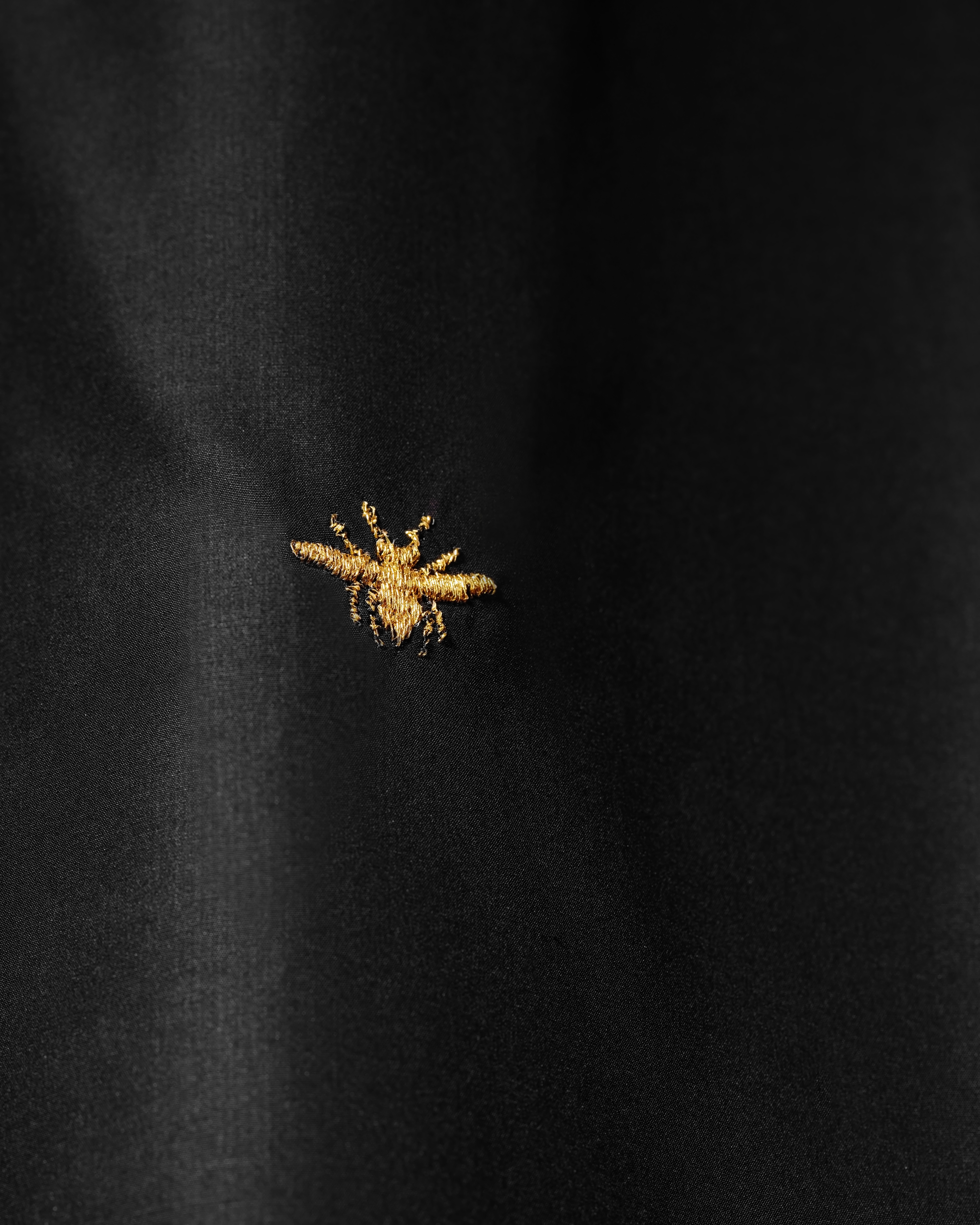 衬衫 黑色棉府绸金色小蜜蜂刺绣 E10