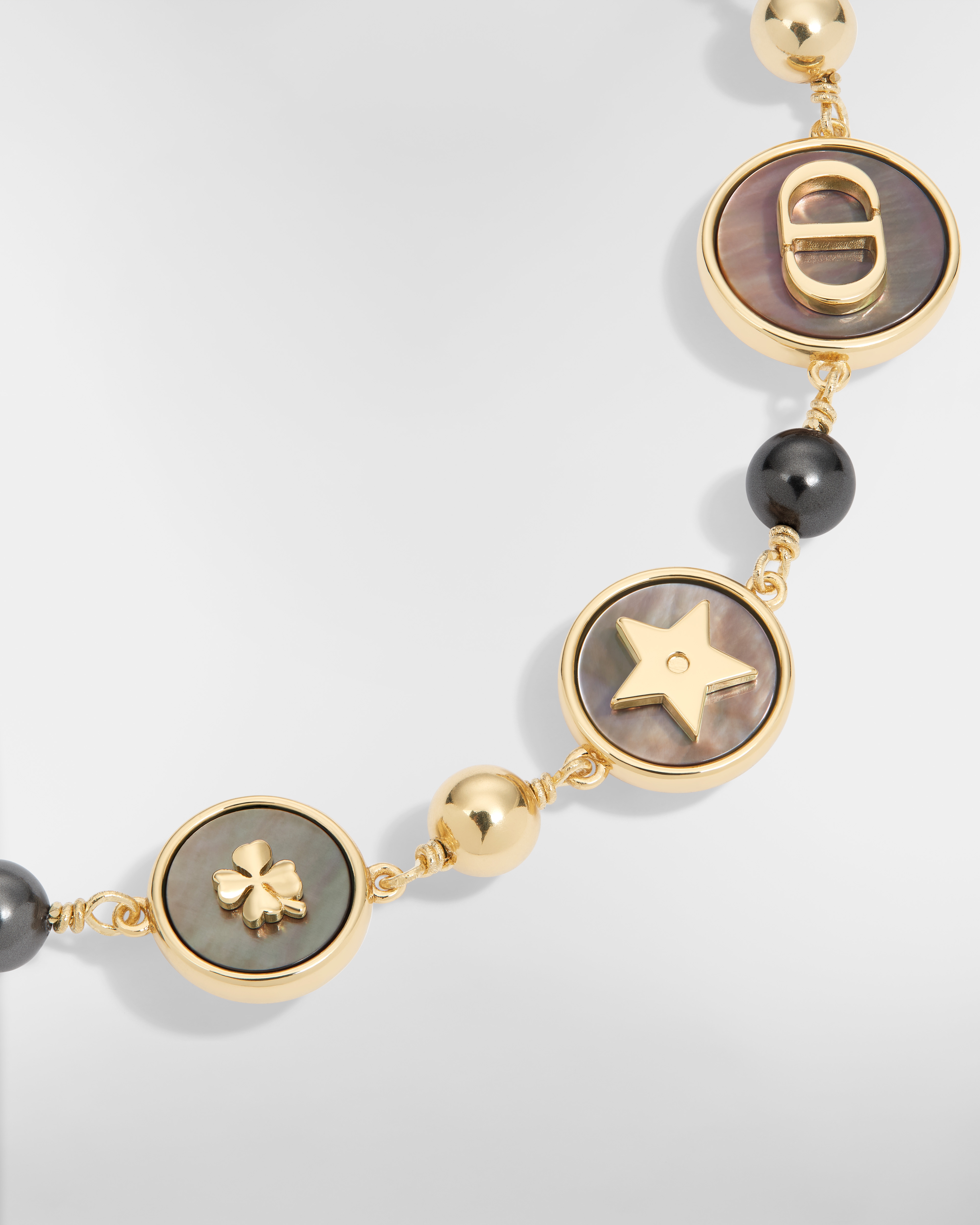 D-Luck 手链 金色饰面金属、深灰色树脂珠饰和塔西提珍珠母贝 E09