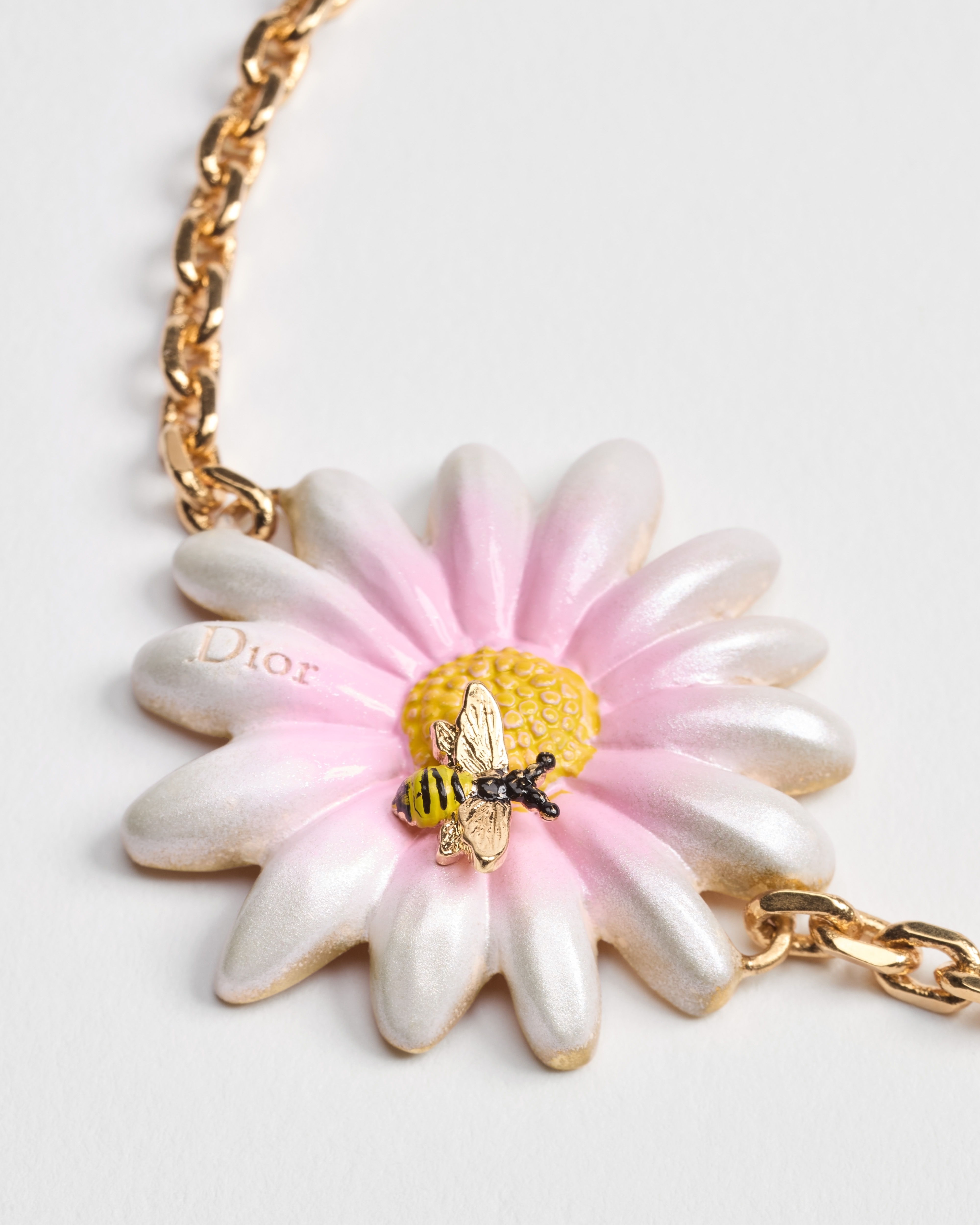 Dior Daisy 手链 金色饰面金属和多色涂漆装饰 E09