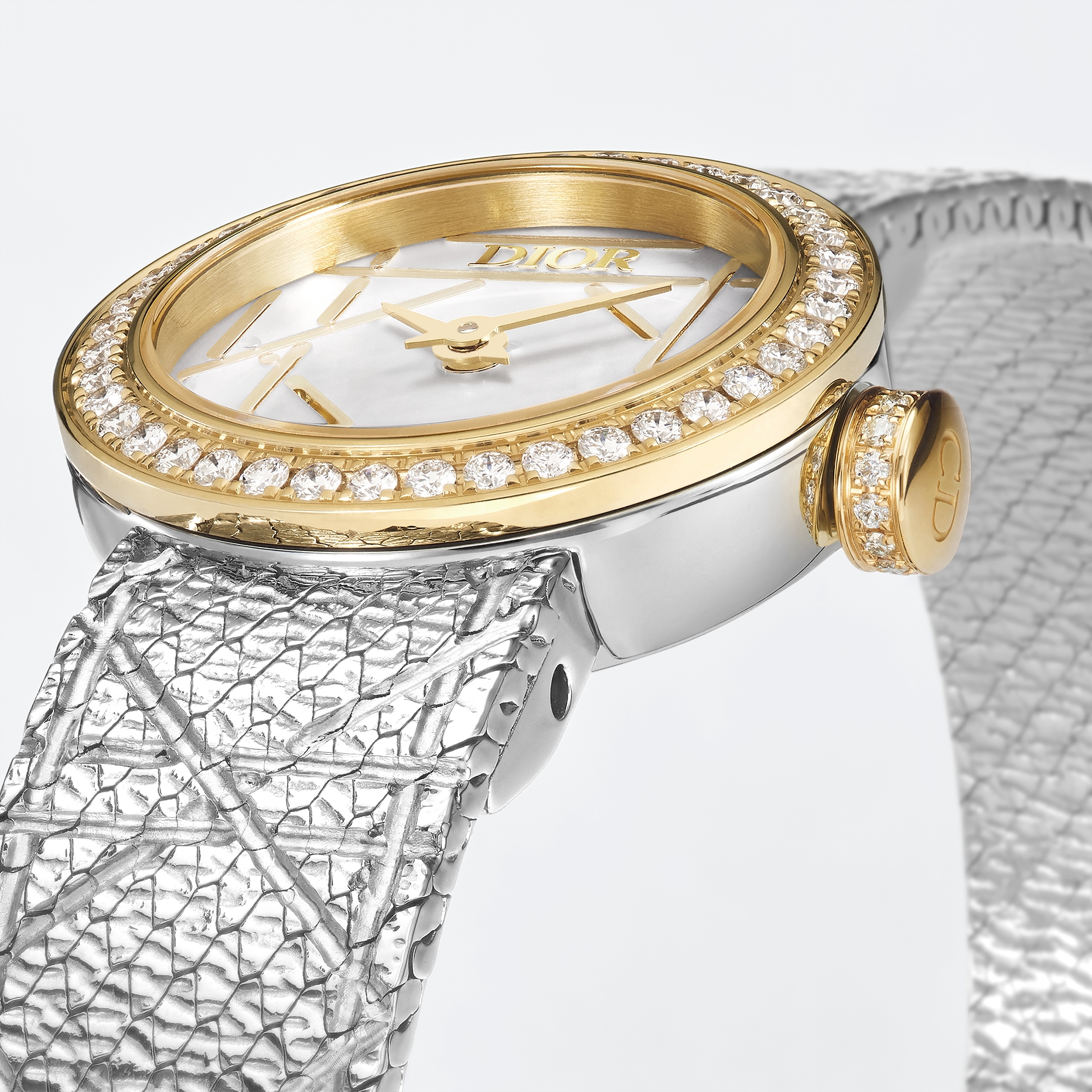 La Mini D My Dior 腕表 直径 19 毫米，钢、黄色 18K 金、白色珍珠母贝和钻石 E03