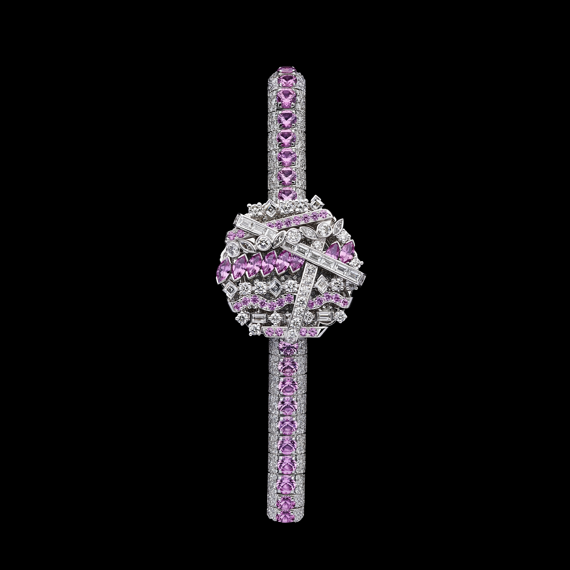 La D de Dior Précieuse à Secret Galons 腕表 直径 21 毫米，白色 18K 金、钻石和蓝宝石 E02