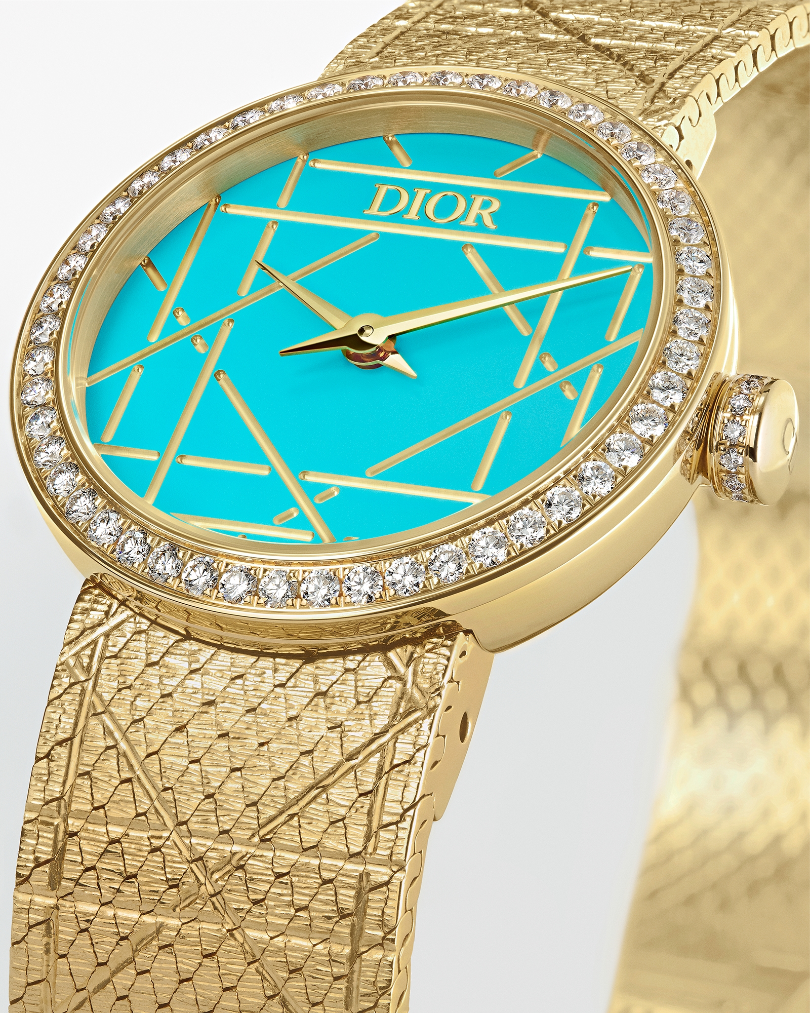 La D My Dior 腕表 直径 25 毫米，黄色 18K 金、蓝绿色涂漆和钻石 E02