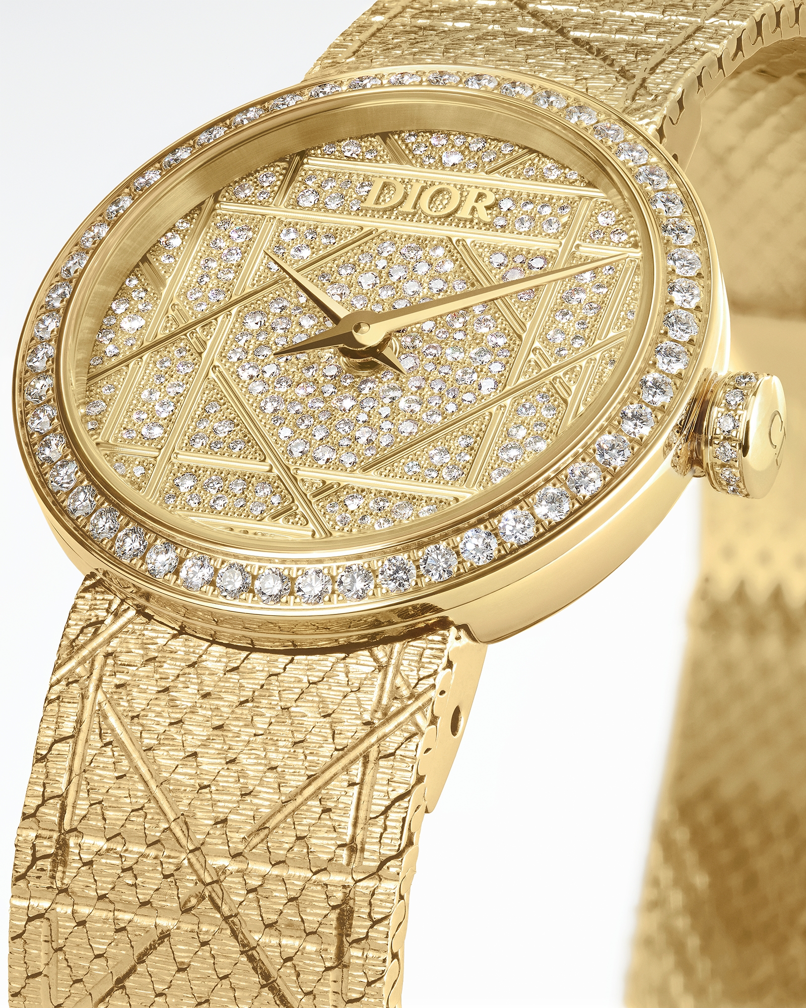 La D My Dior 腕表 直径 25 毫米，黄色 18K 金和钻石 E02
