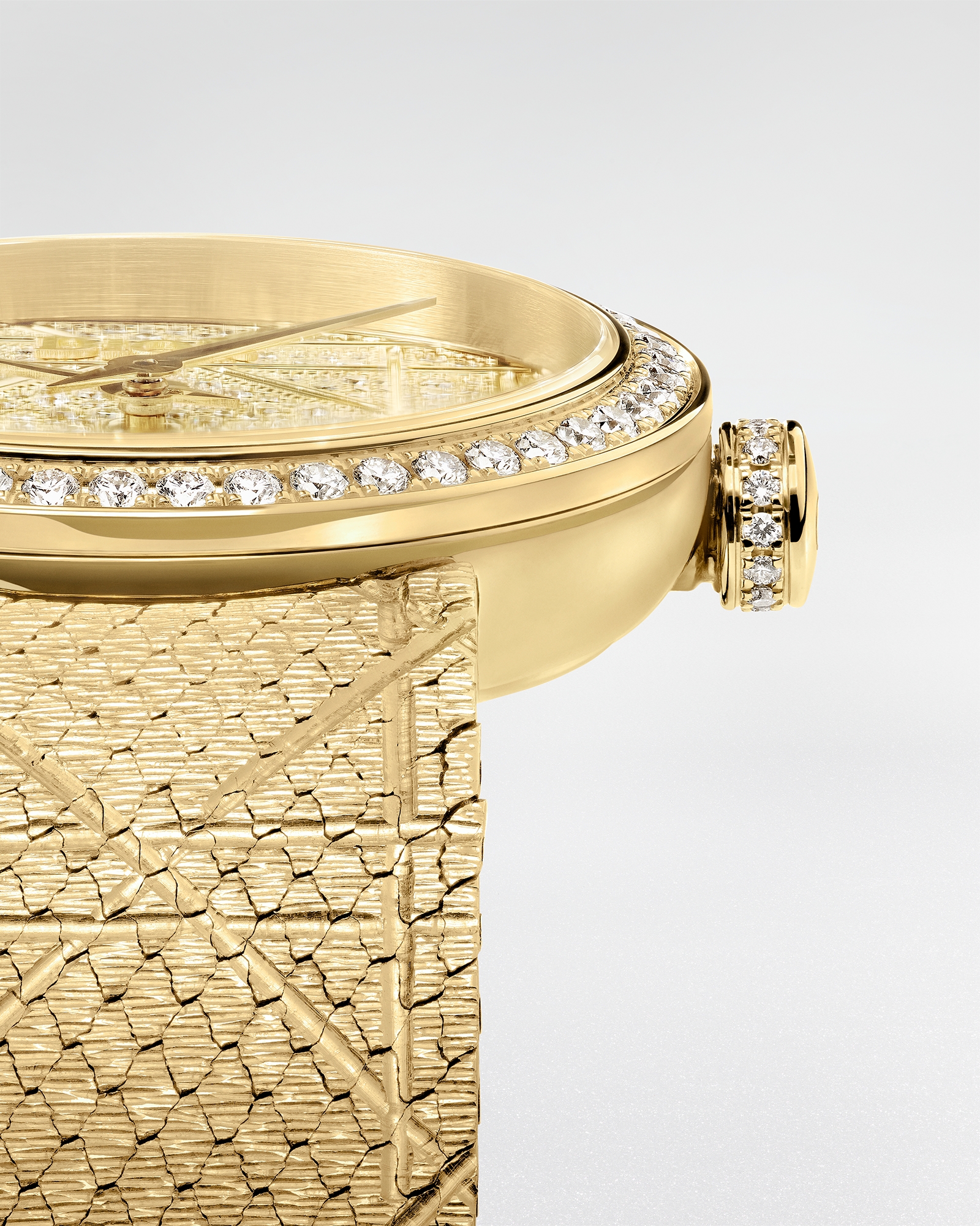 La D My Dior 腕表 直径 25 毫米，黄色 18K 金和钻石 E03