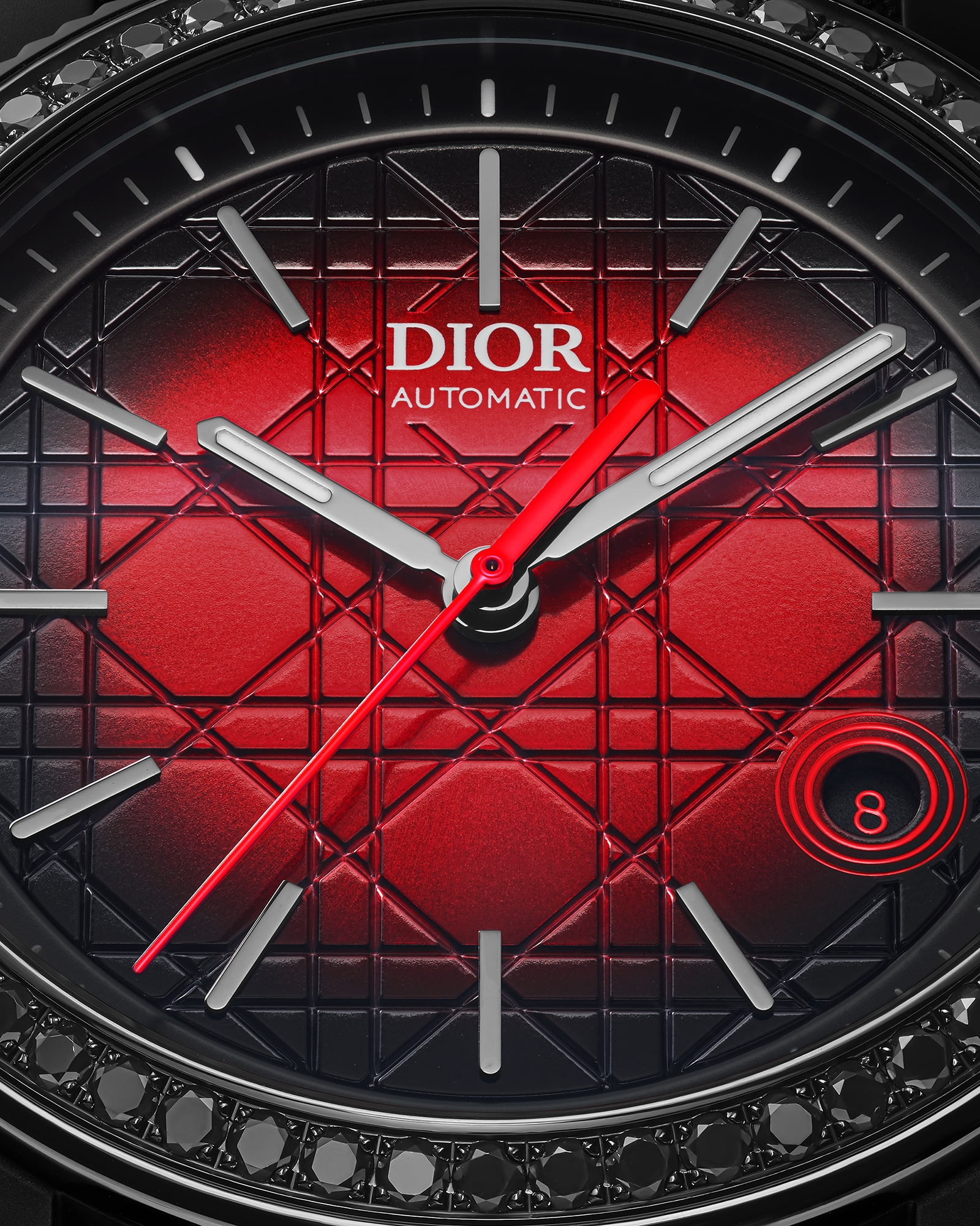 Chiffre Rouge 腕表 直径 38 毫米，自动上链，黑色哑光钢质，玫瑰色 18K 金保护边框，黑色钻石 E03