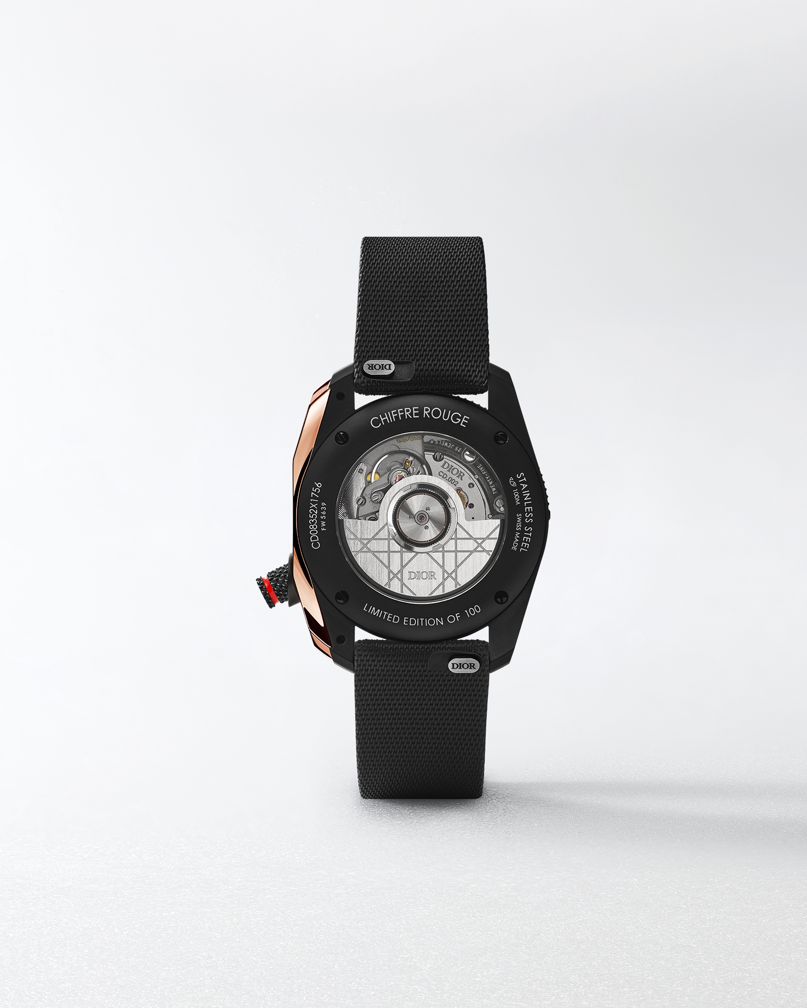 Chiffre Rouge 腕表 直径 38 毫米，自动上链，黑色哑光钢质，玫瑰色 18K 金保护边框，黑色钻石 E04