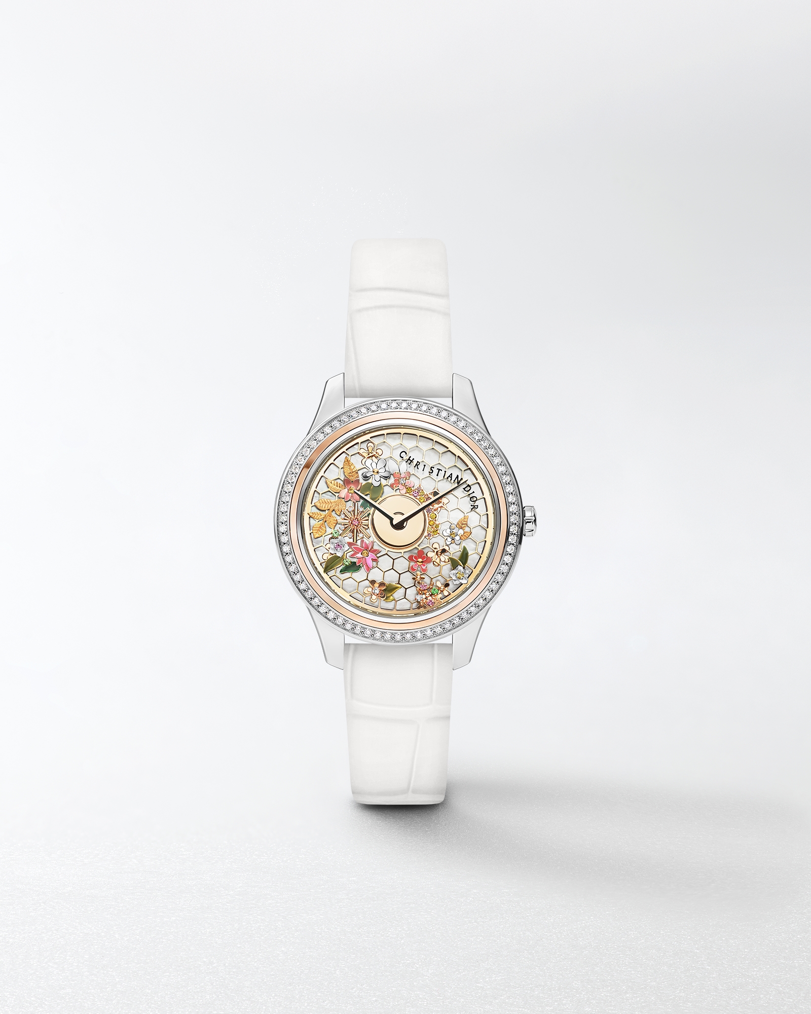 Dior Grand Bal Broderie Florale 腕表 直径 36 毫米，自动上链机芯，钢、黄色 18K 金、玫瑰色 18K 金和钻石 E01
