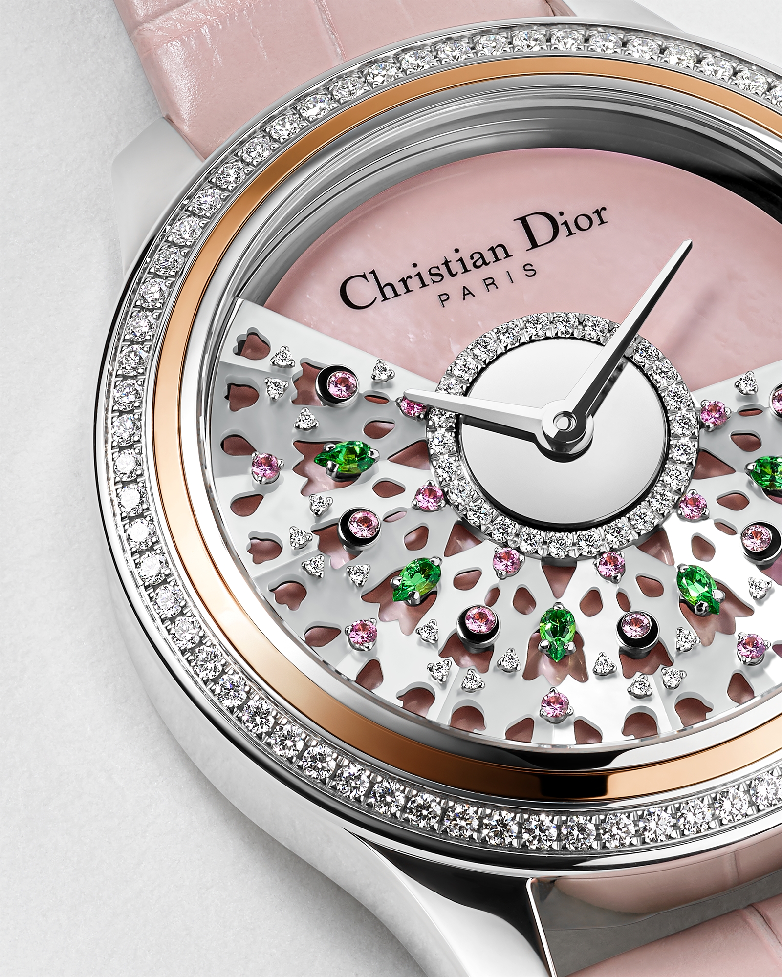 Dior Grand Bal Muguet Fleuri 腕表 直径 36 毫米，自动上链机芯，钢、珍珠母贝和钻石 E03