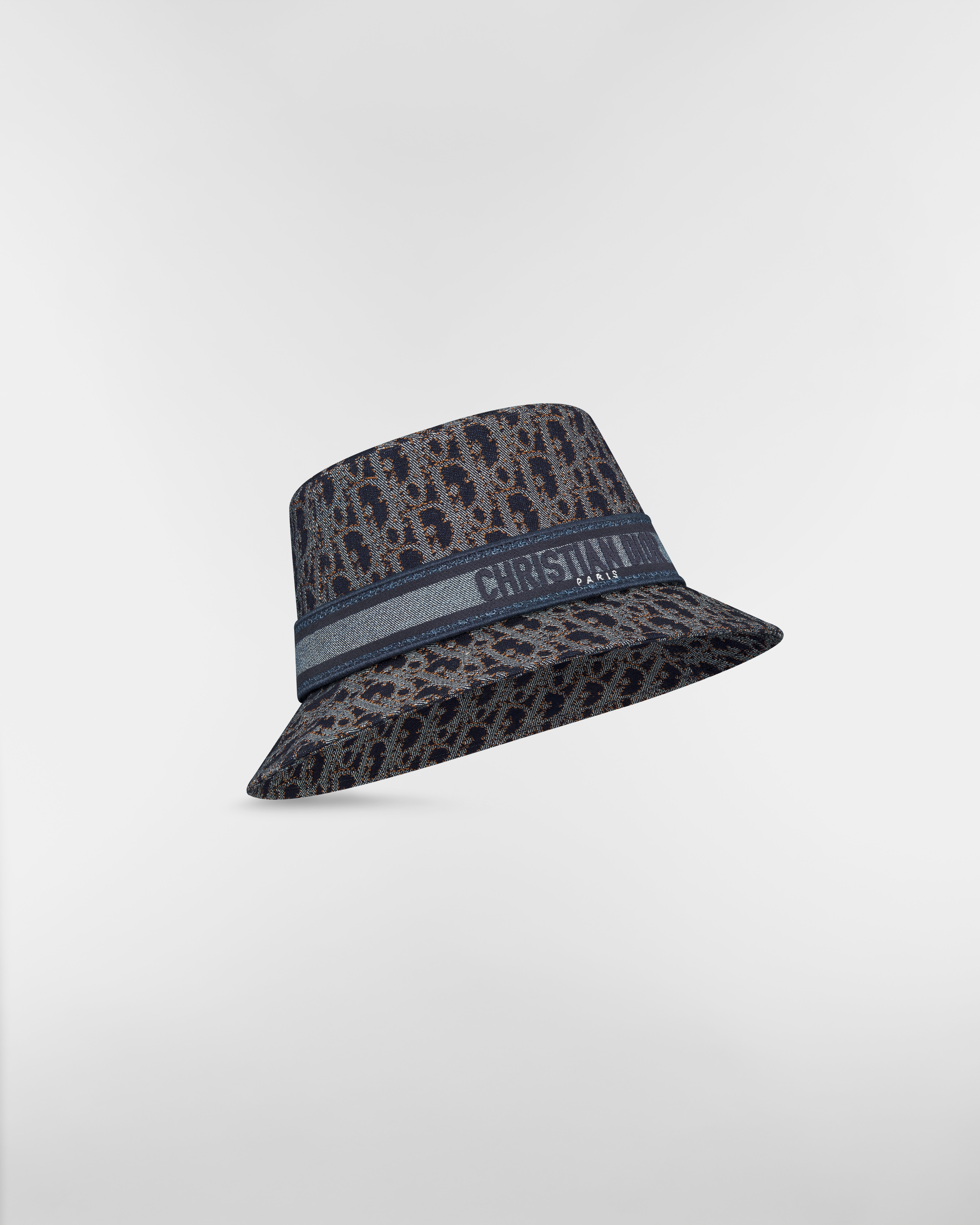 D-Bobby 窄檐桶帽 蓝色牛仔面料 Oblique 印花搭配对比鲜明的缉面线 E03