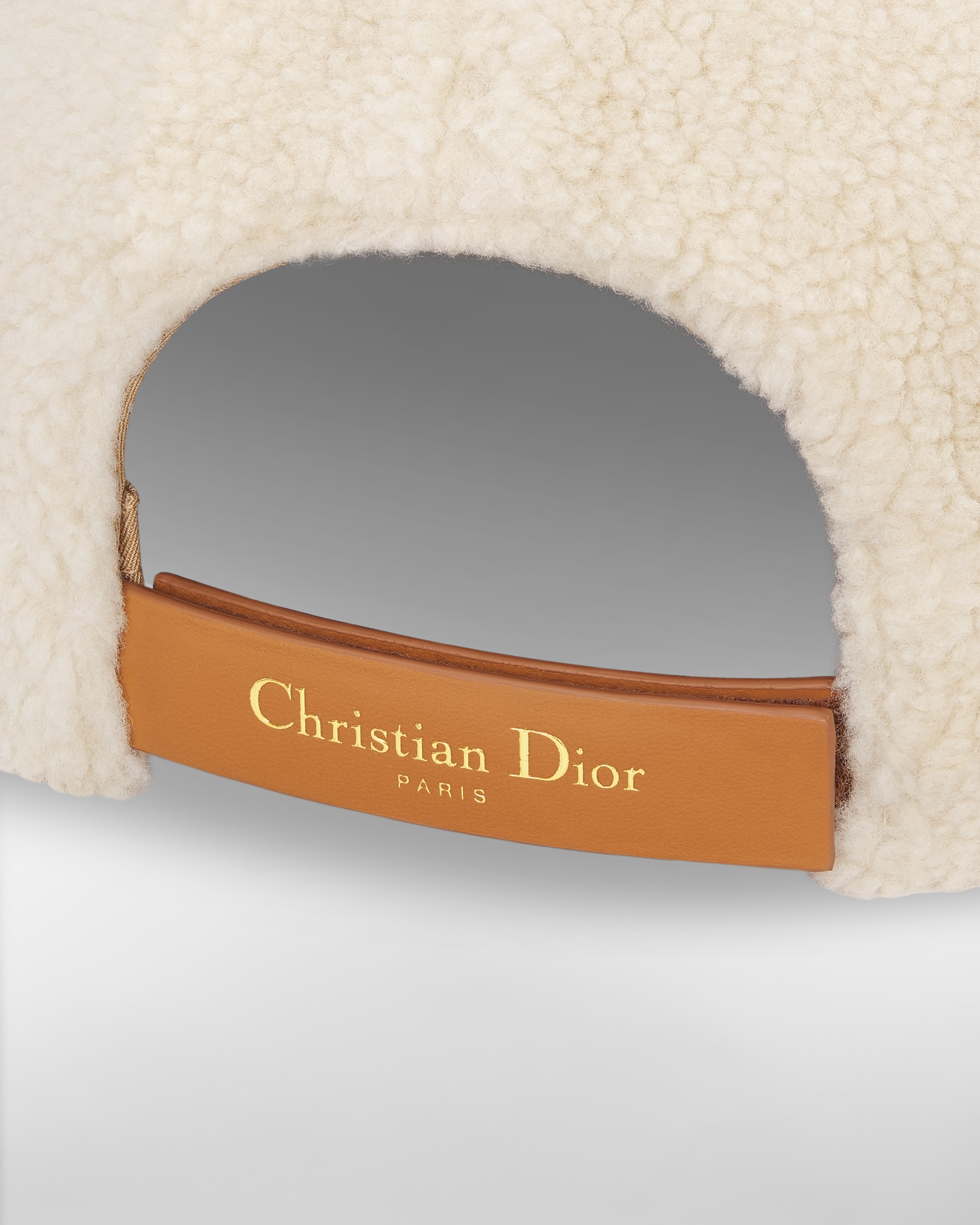 DiorAlps D-Player 棒球帽 驼色羊皮革和米白色羊毛皮效果面料 E09