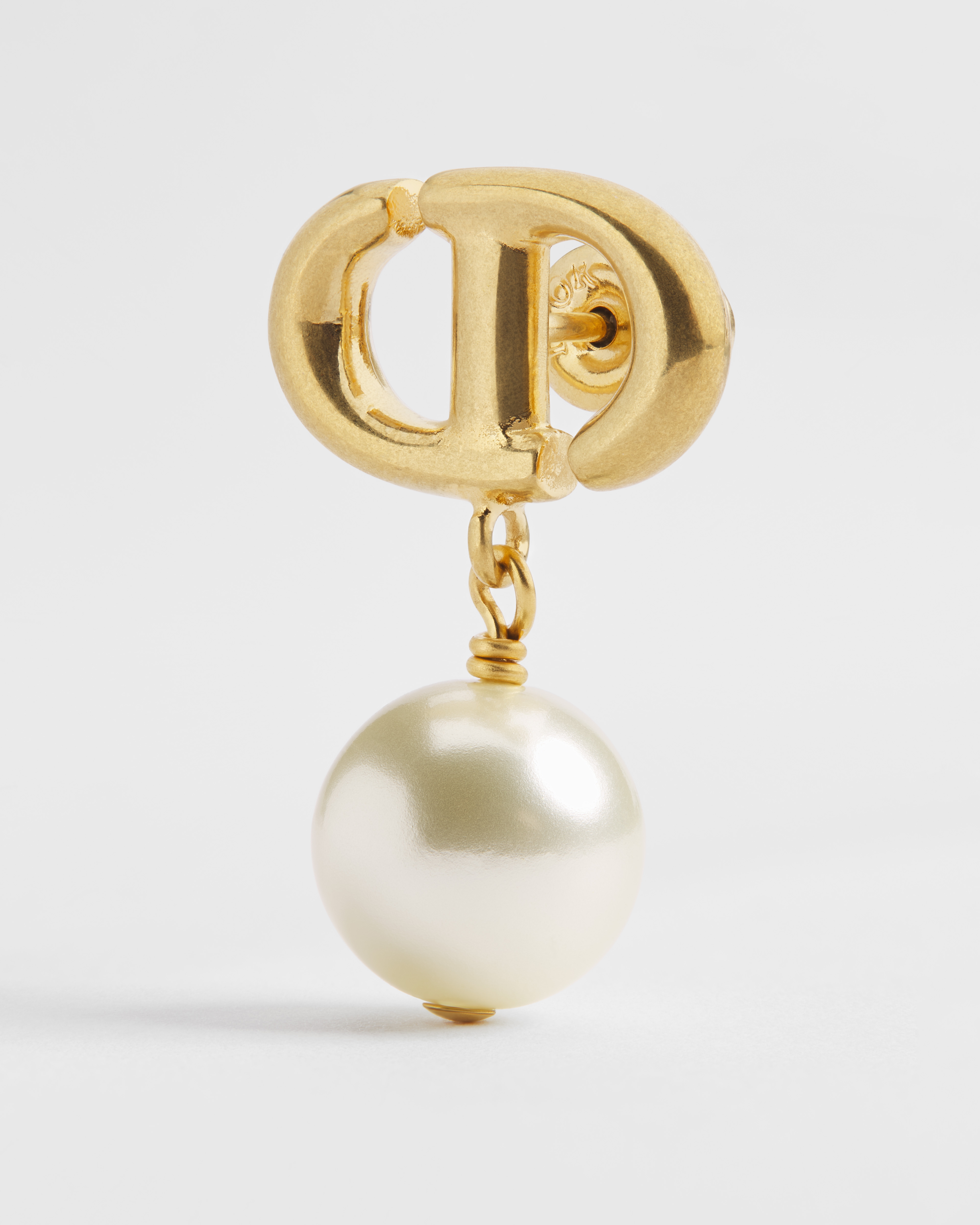 CD Navy 耳环 金色饰面金属和白色树脂珠饰 E09