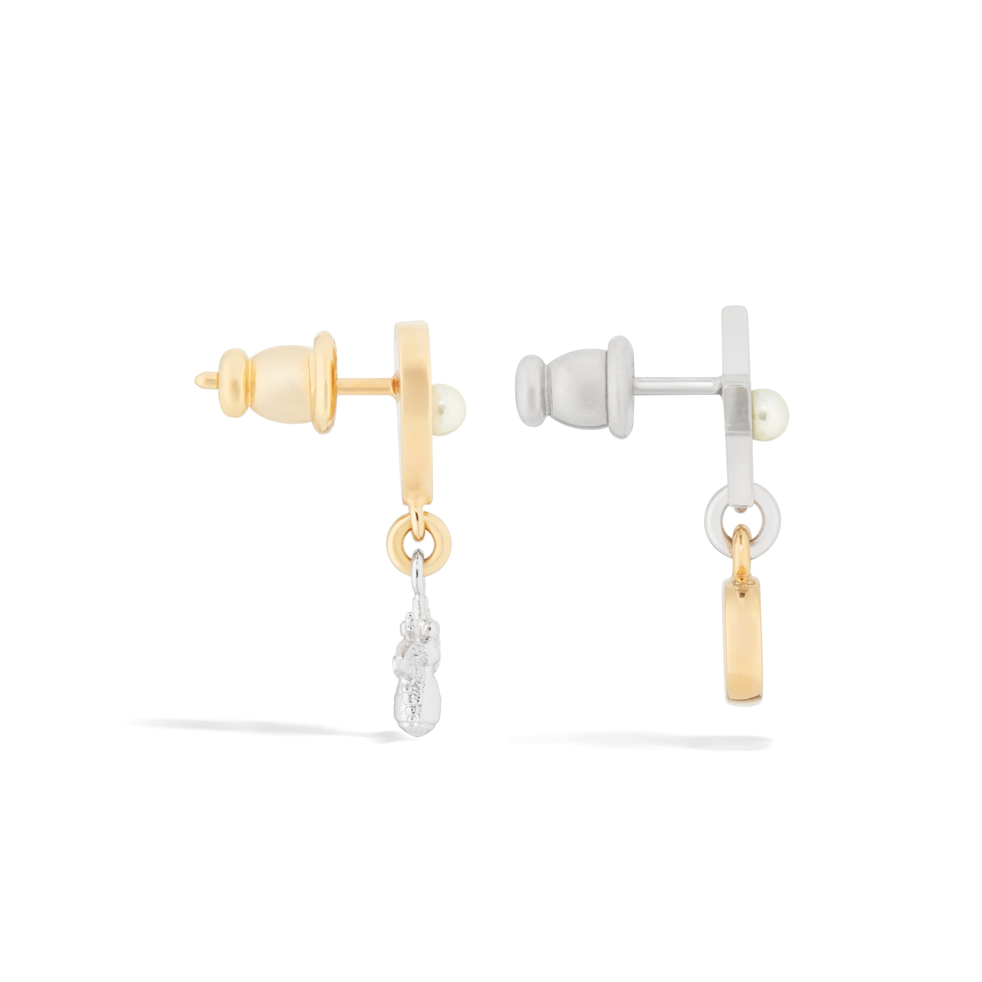 Petit CD Lucky Charms 耳环 金色和银色饰面金属搭配白色树脂珠饰 E02