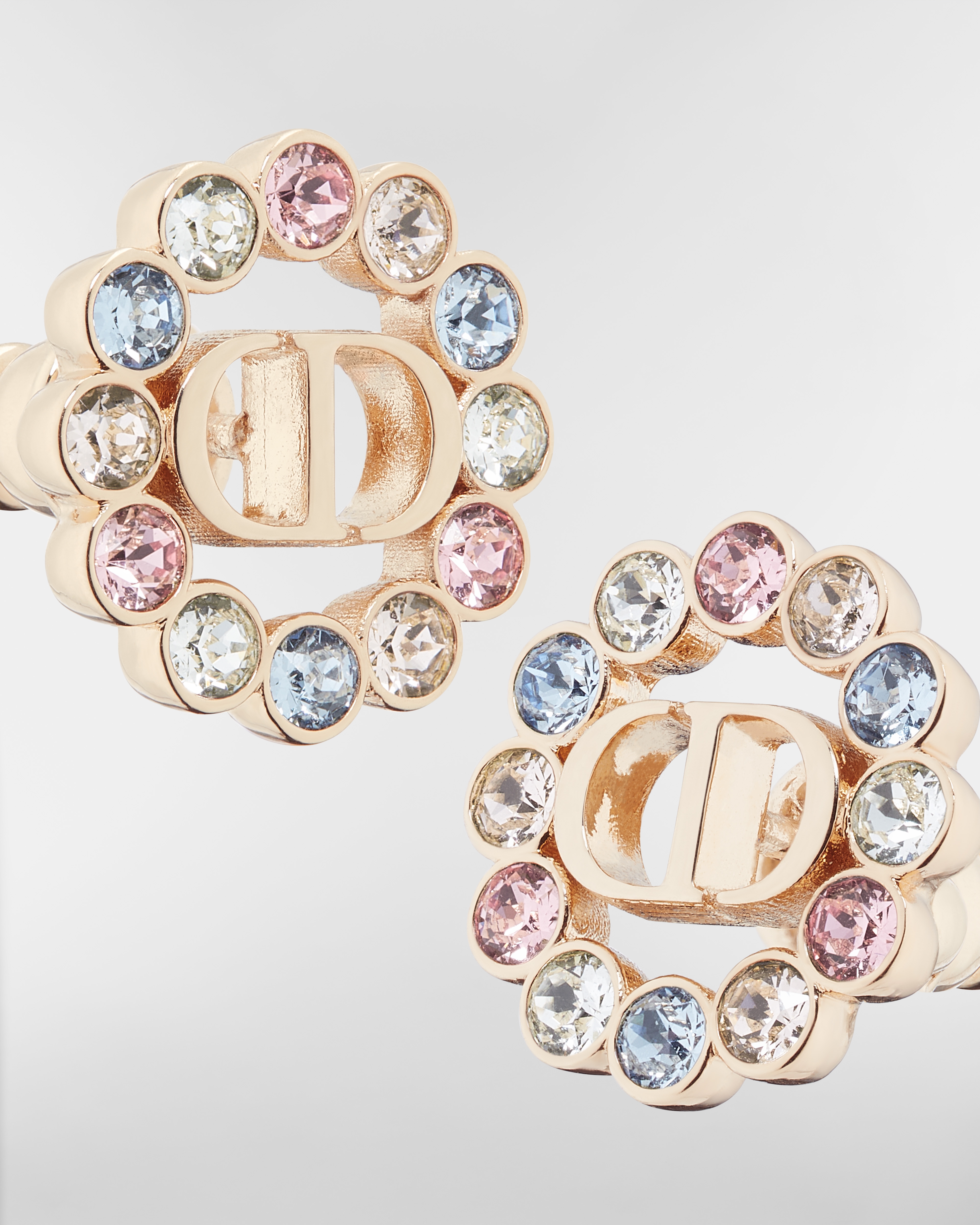 Petit CD Circle 耳钉 浅金色饰面金属和多色晶体装饰 E09