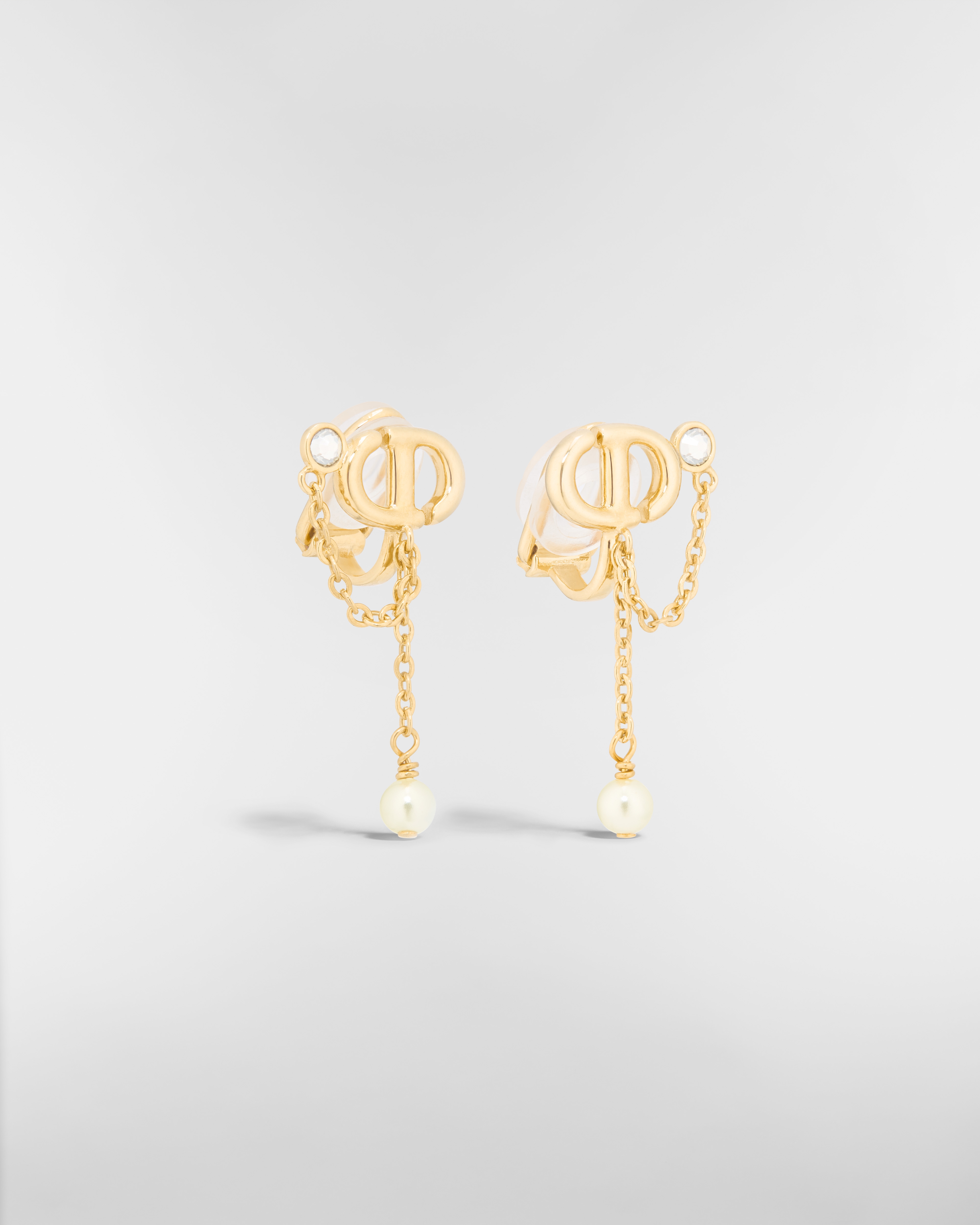 CD Navy 夹式耳环 金色饰面金属、白色树脂珠饰和银色调晶体装饰 E03