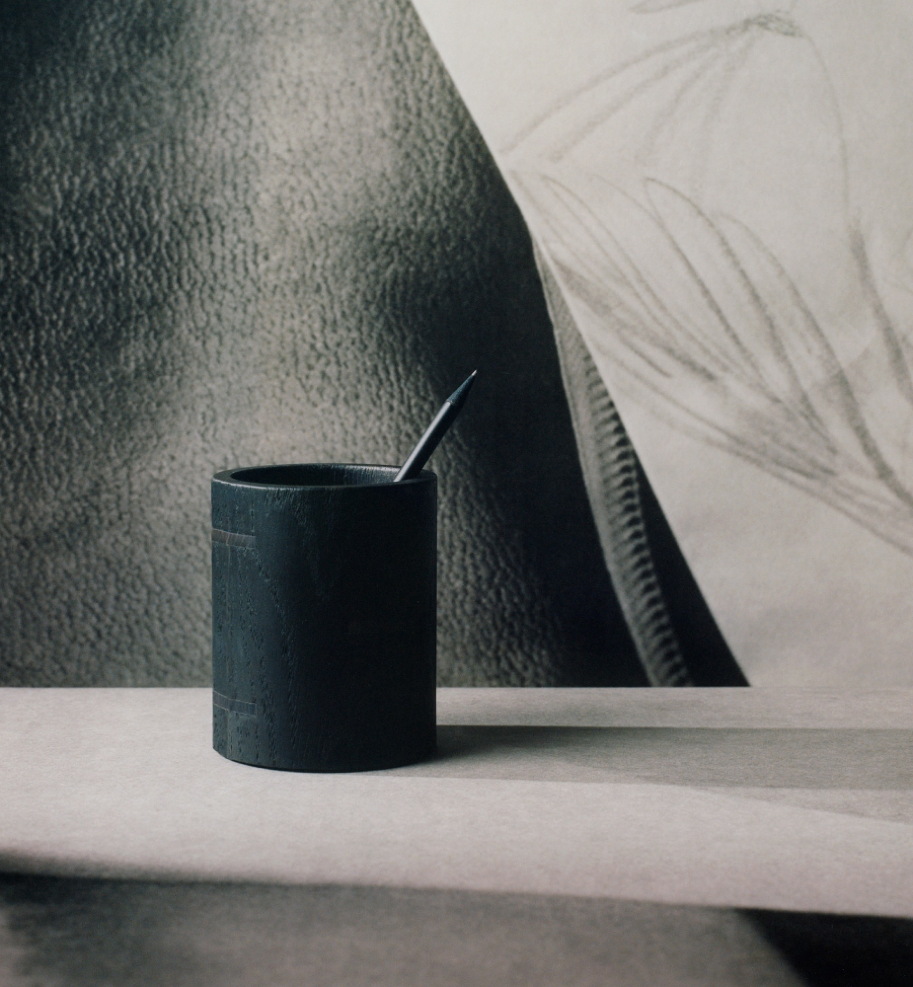 笔筒 Dior Maison x Pierre Yovanovitch，橡木和樱桃木 E12