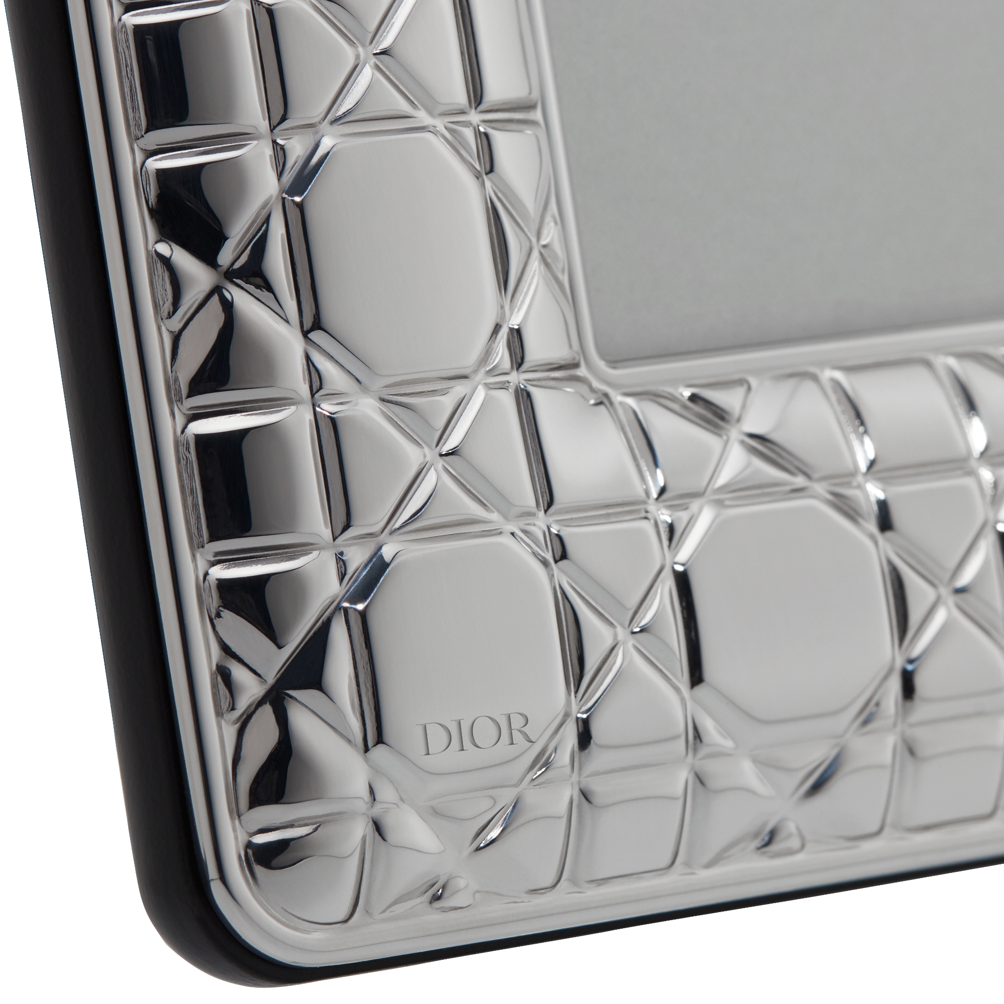 小号相框 银色饰面藤格纹 E09