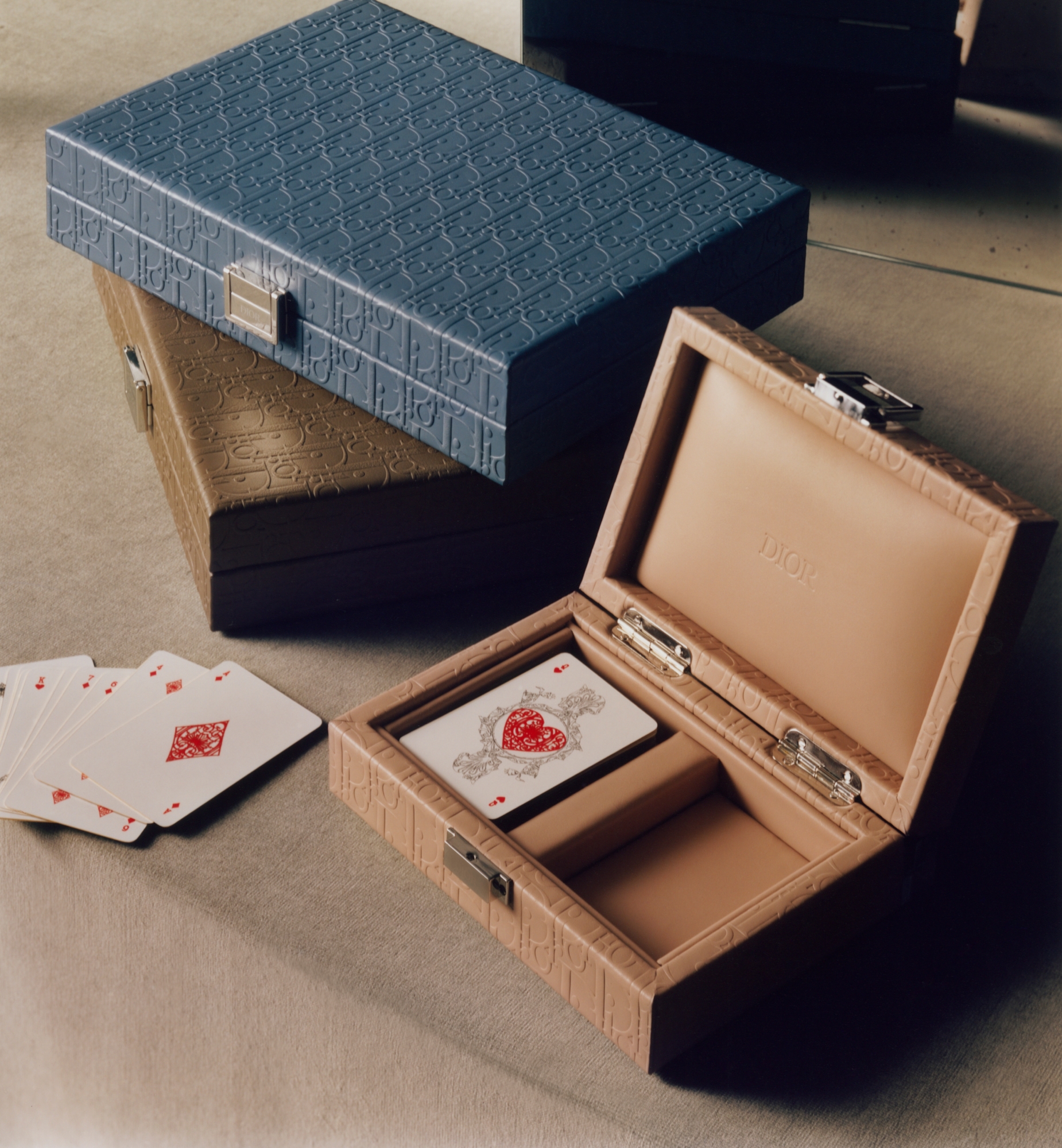 盒装纸牌 胭脂粉色 Oblique 印花 E12