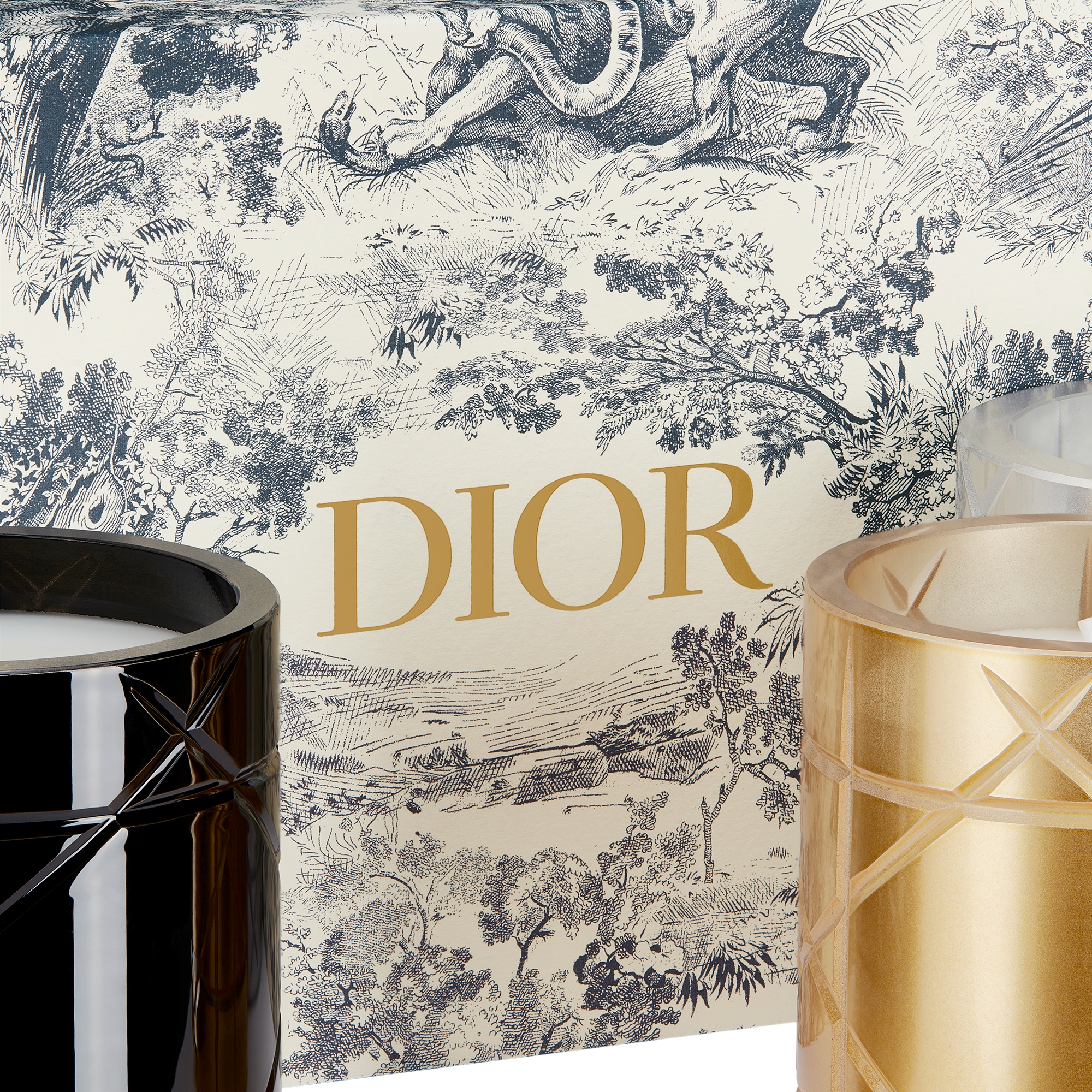 迷你香氛蜡烛三件套装：Résines Boisées、Ambre d'Or 和 Muguet Encens 香氛 黑色、金色调和银色调藤格纹 E09