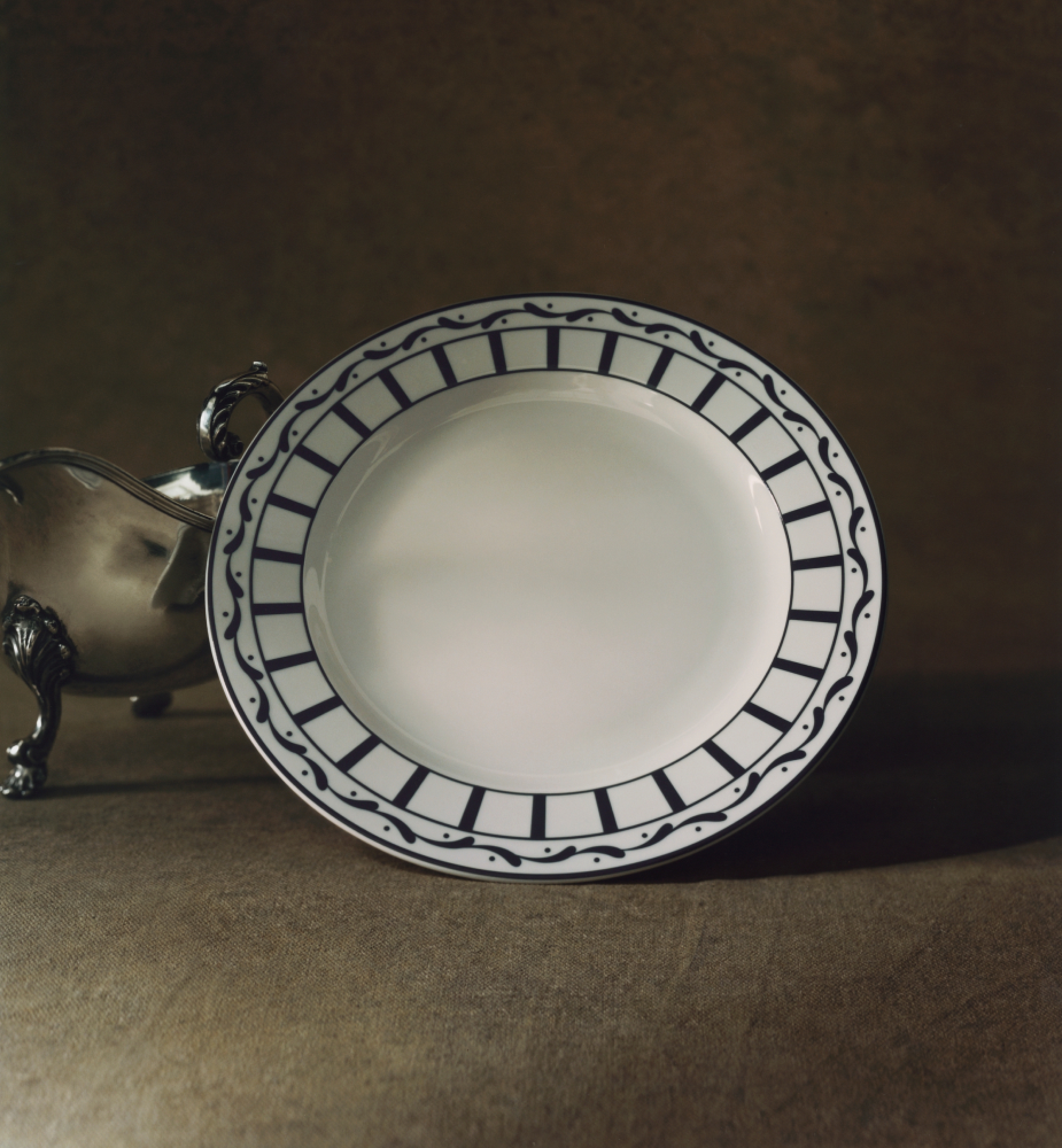 Monsieur Dior 系列餐盘 白色和黑色 E12