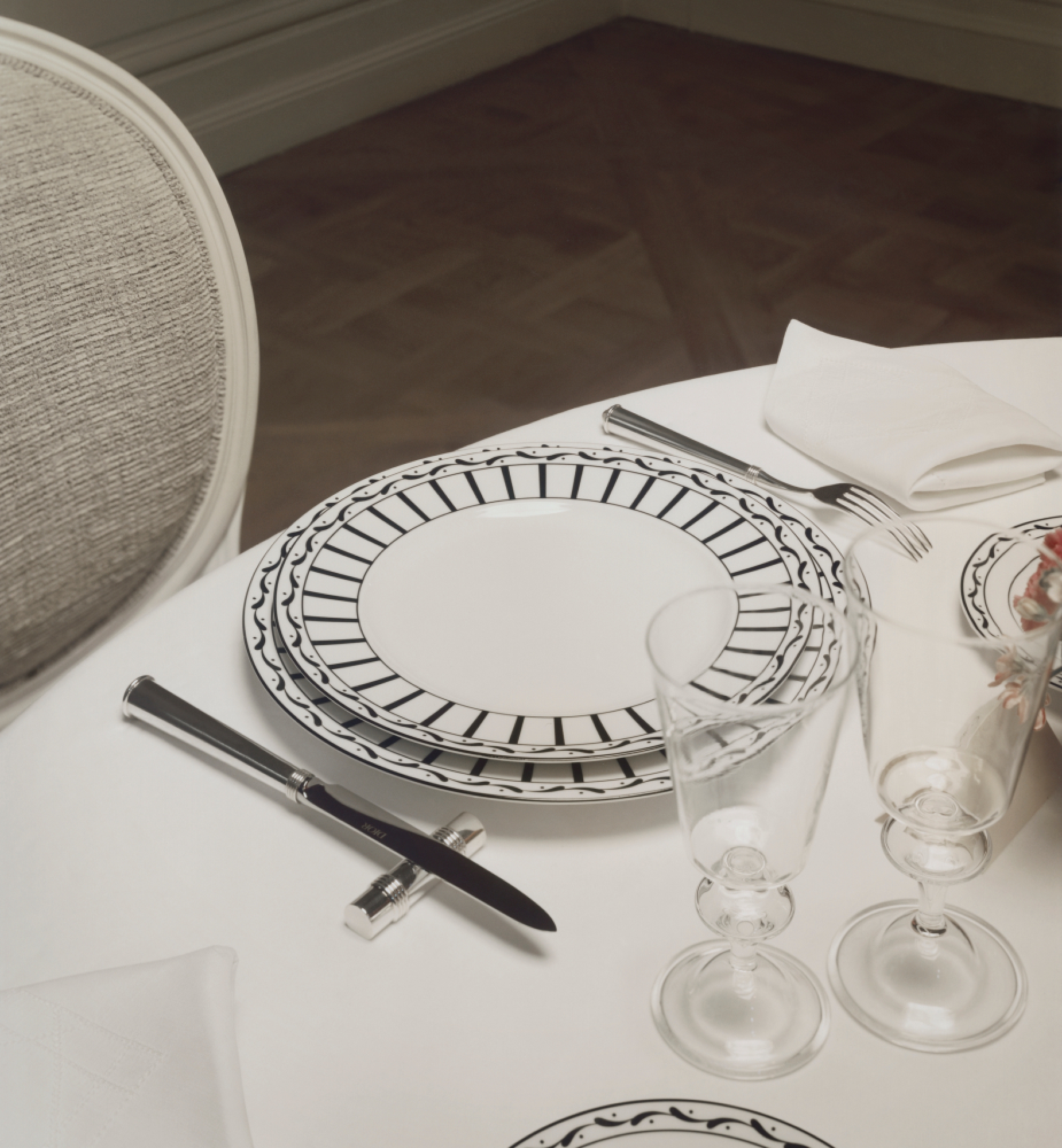 Monsieur Dior 系列餐盘 白色和黑色 E13