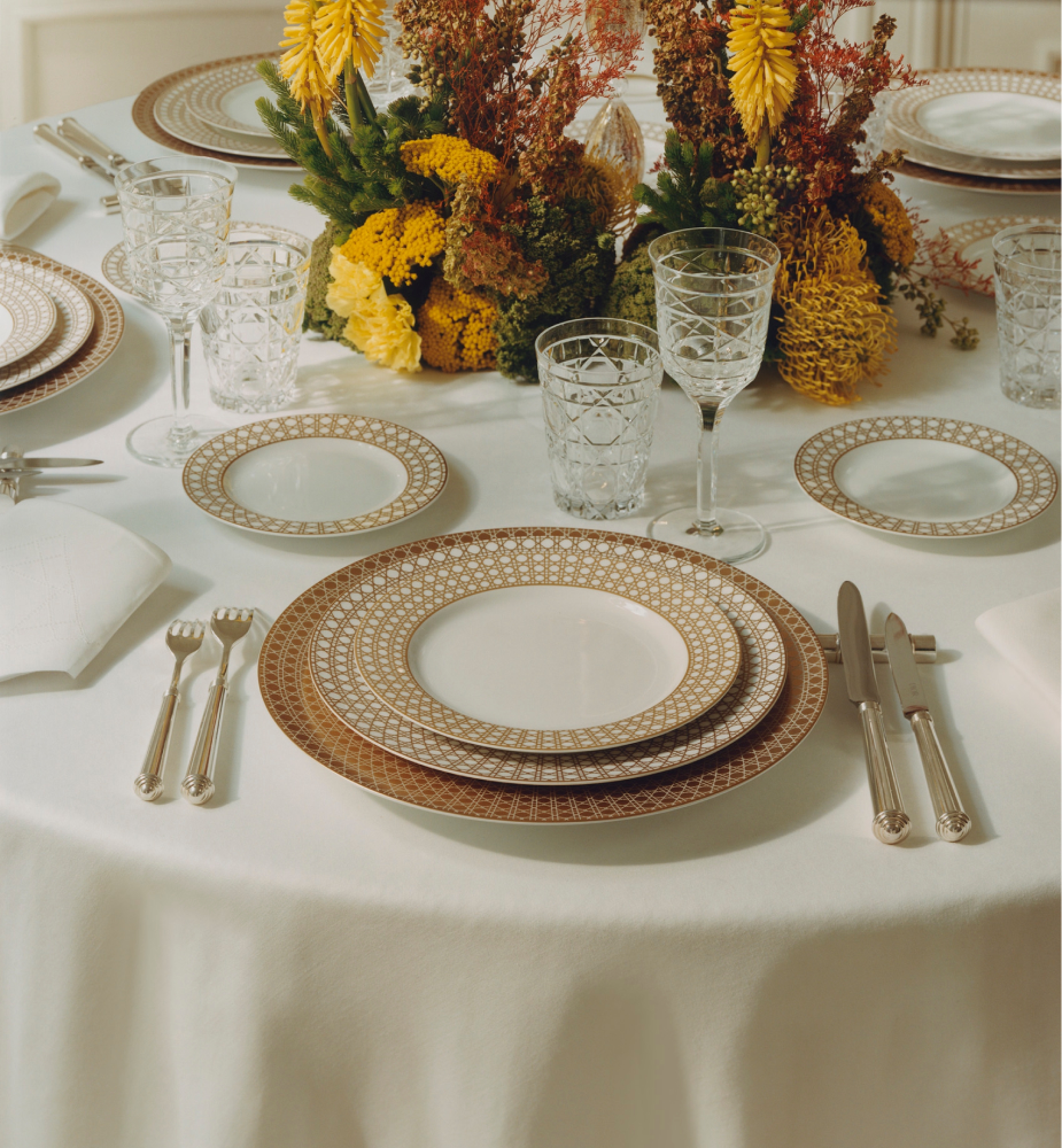 Cannage Montaigne 系列甜品碟 金色调藤格纹 E13